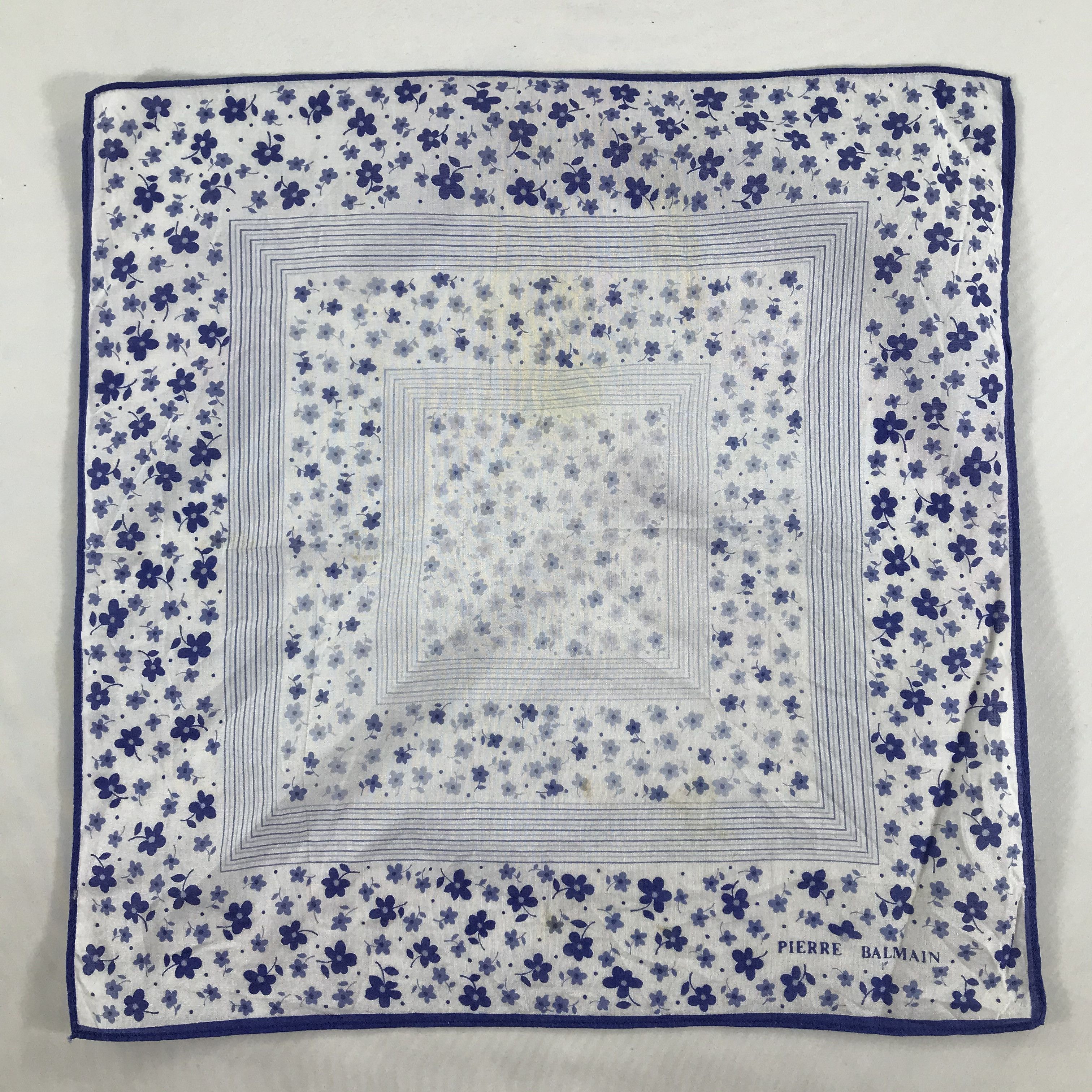 Pierre Balmain × Vintage Pierre Balmain Bandana / Handkerchief / Neckerchief - S1892 Size ONE SIZE - 1 Thumbnail