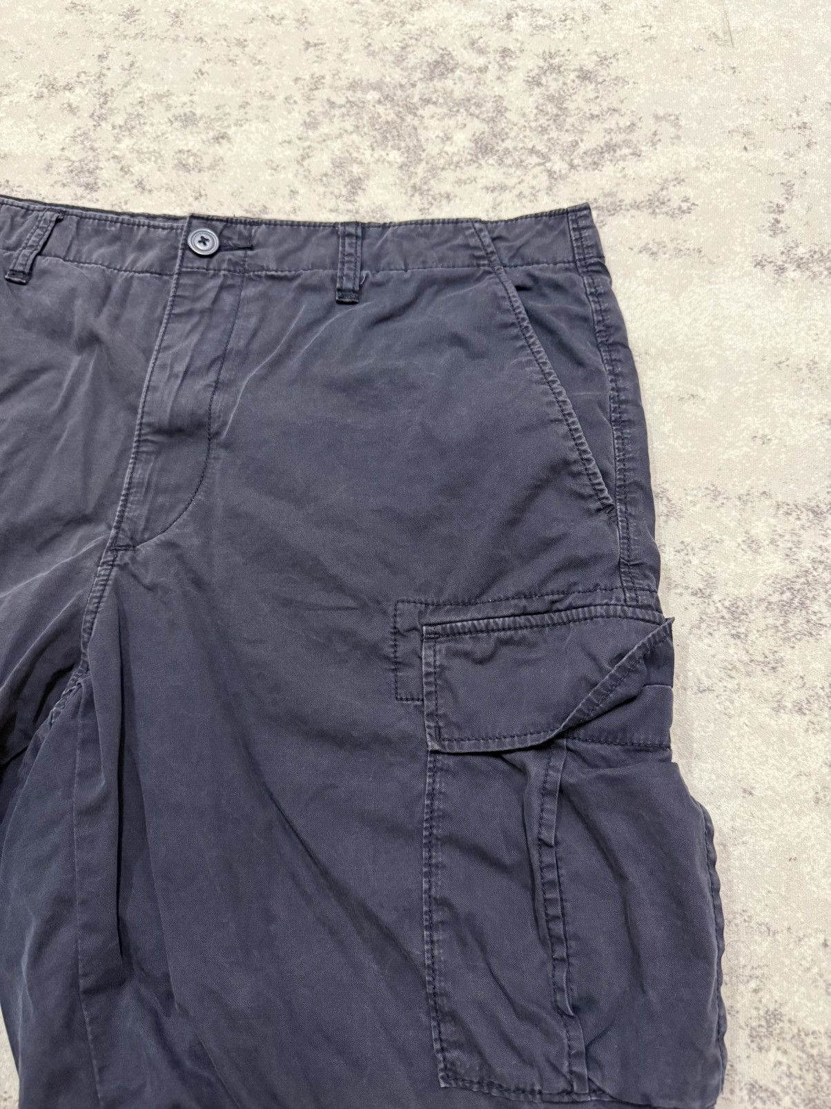Uniqlo Uniqlo Faded Dark Blue Cargo Short Pants Size US 35 - 4 Thumbnail