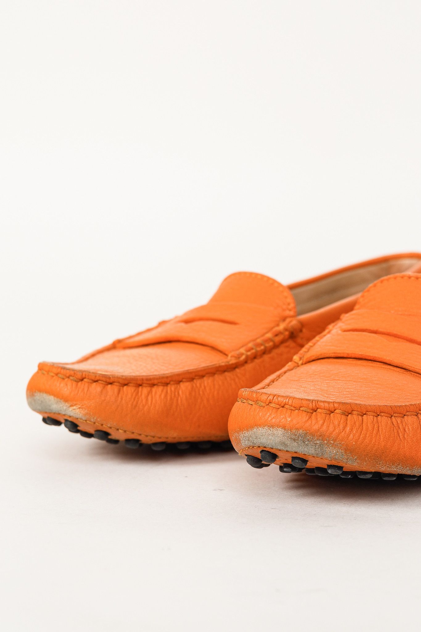 Tod's Tod’s Gommino Orange Pebbled Leather Driving Shoes Size US 6 / IT 36 - 7 Thumbnail