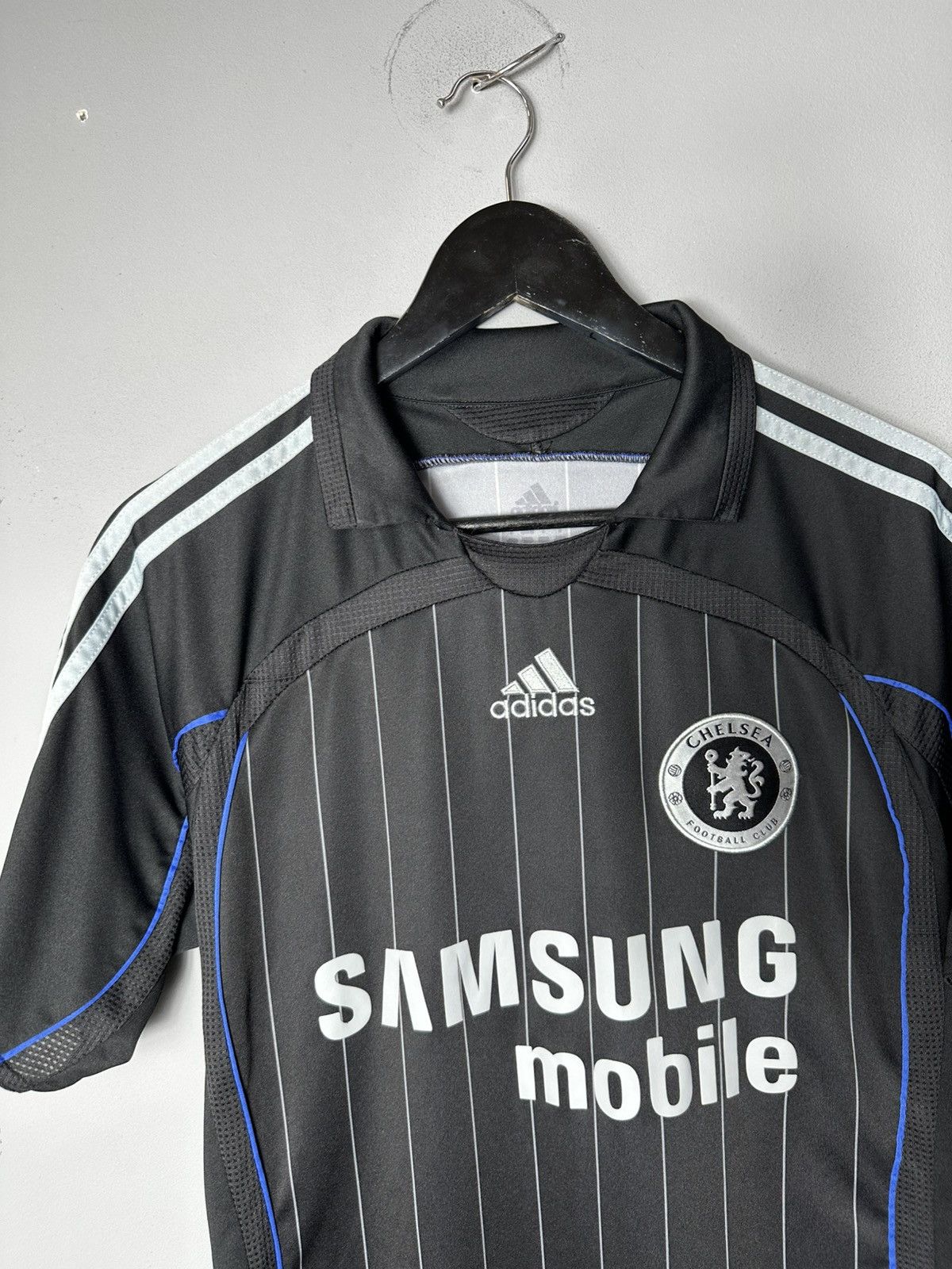 Chelsea Soccer CHELSEA LONDON 2006 2007 THIRD FOOTBALL SHIRT SOCCER JERSEY Size US S / EU 44-46 / 1 - 3 Thumbnail