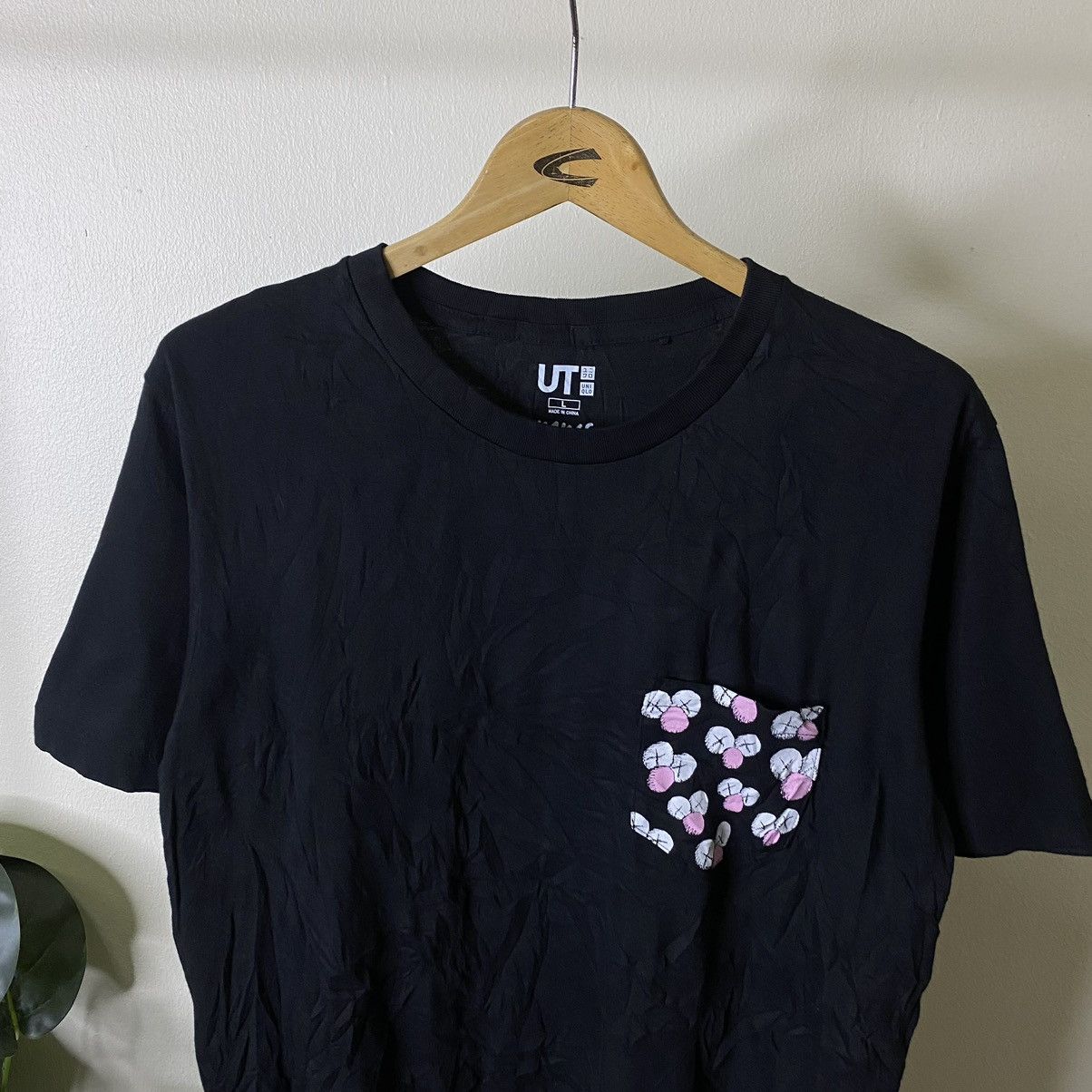 Kaws Kaws x Sesame Street Single Pocket Collaboration Tee Size US M / EU 48-50 / 2 - 2 Thumbnail