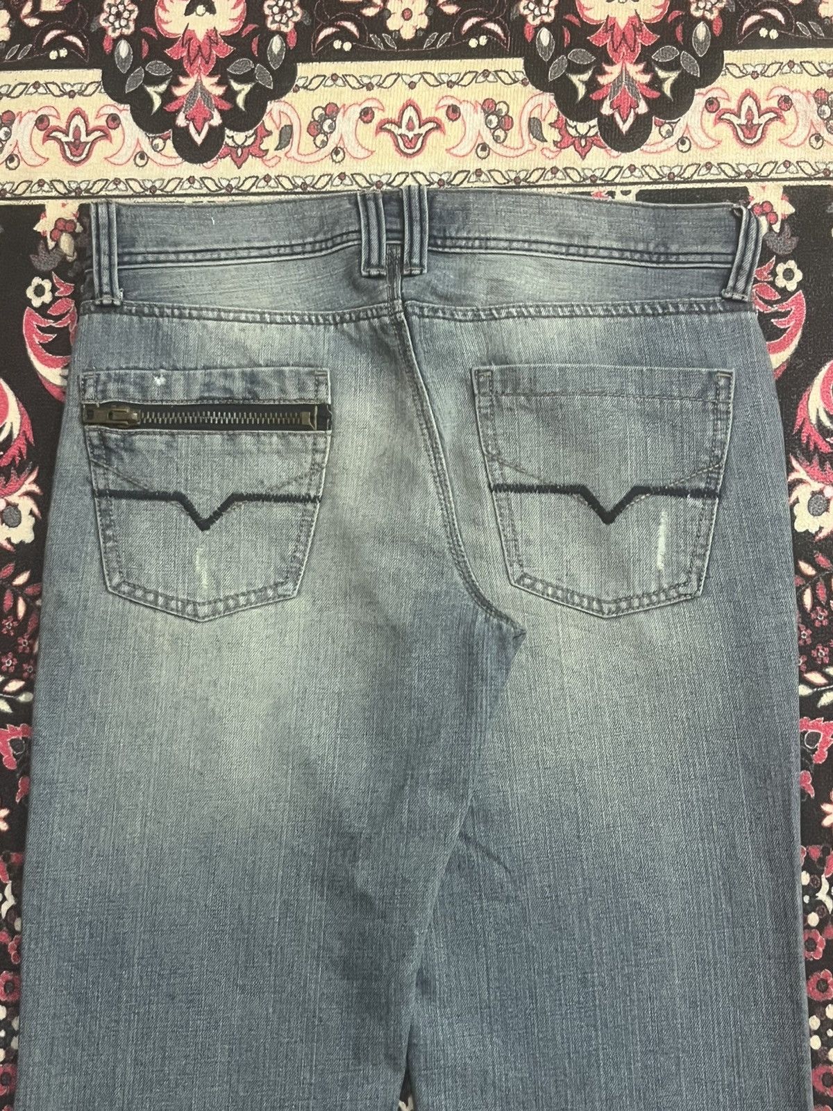 A$AP Rocky × Guess Vintage Guess Dark Grey Washed Whisker Distressed Flare Jean Size US 30 / EU 46 - 7 Thumbnail