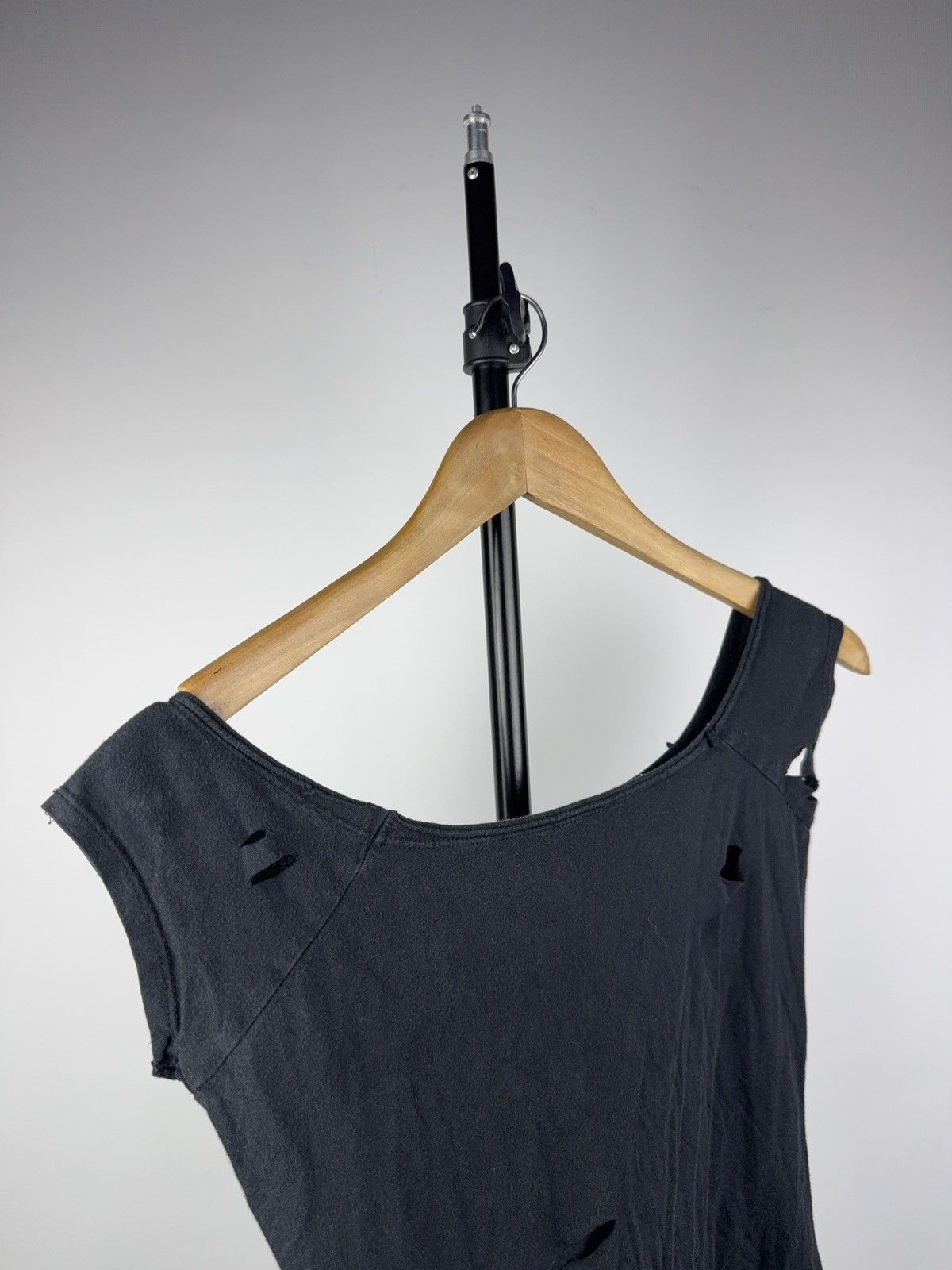 Rocawear Rocawear Distressed Tank Top Love Potion No.99 Rhinestone Size XS / US 0-2 / IT 36-38 - 10 Thumbnail