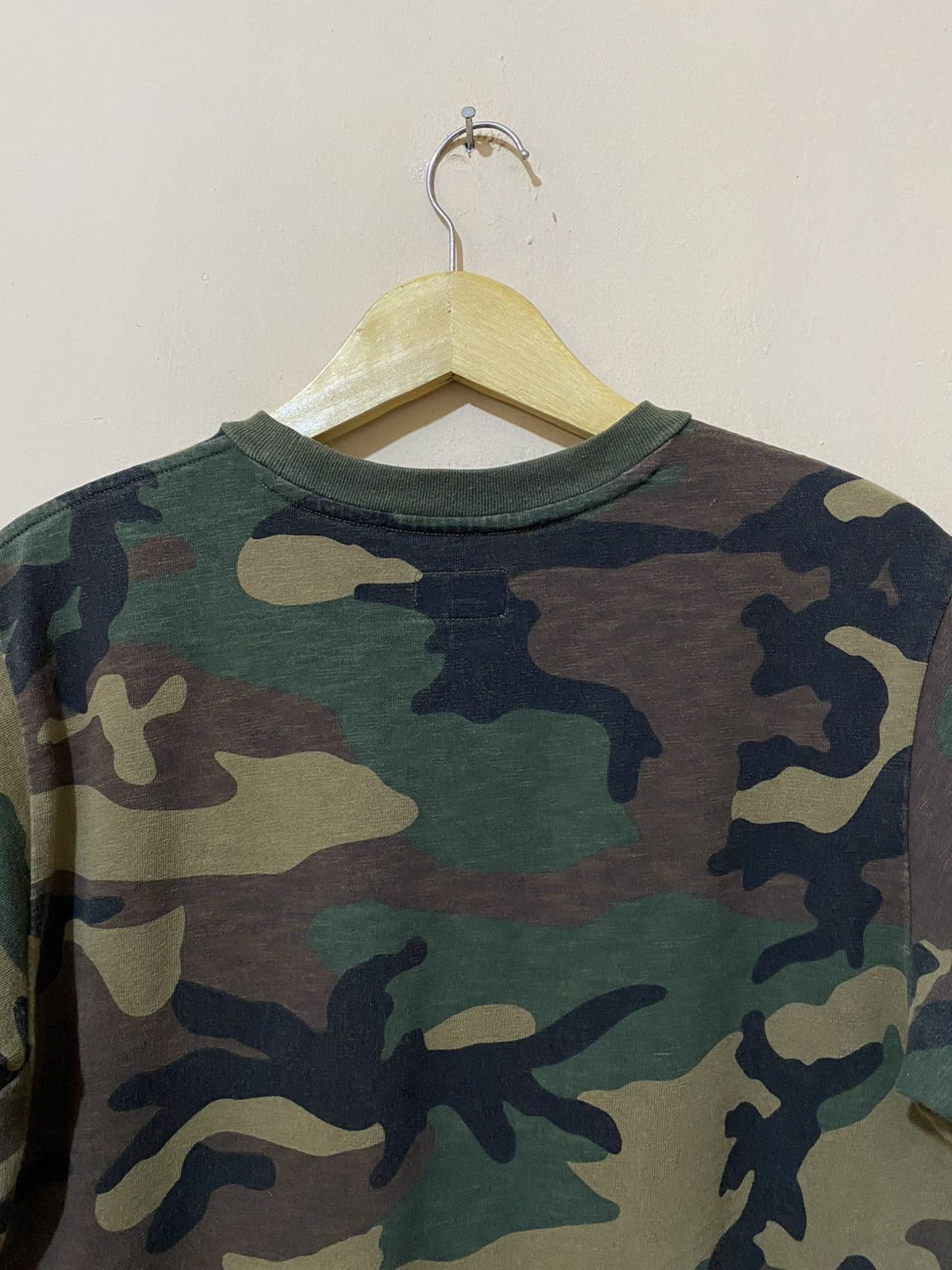 Supreme Supreme Camo Pocket Tshirt Size US S / EU 44-46 / 1 - 10 Thumbnail