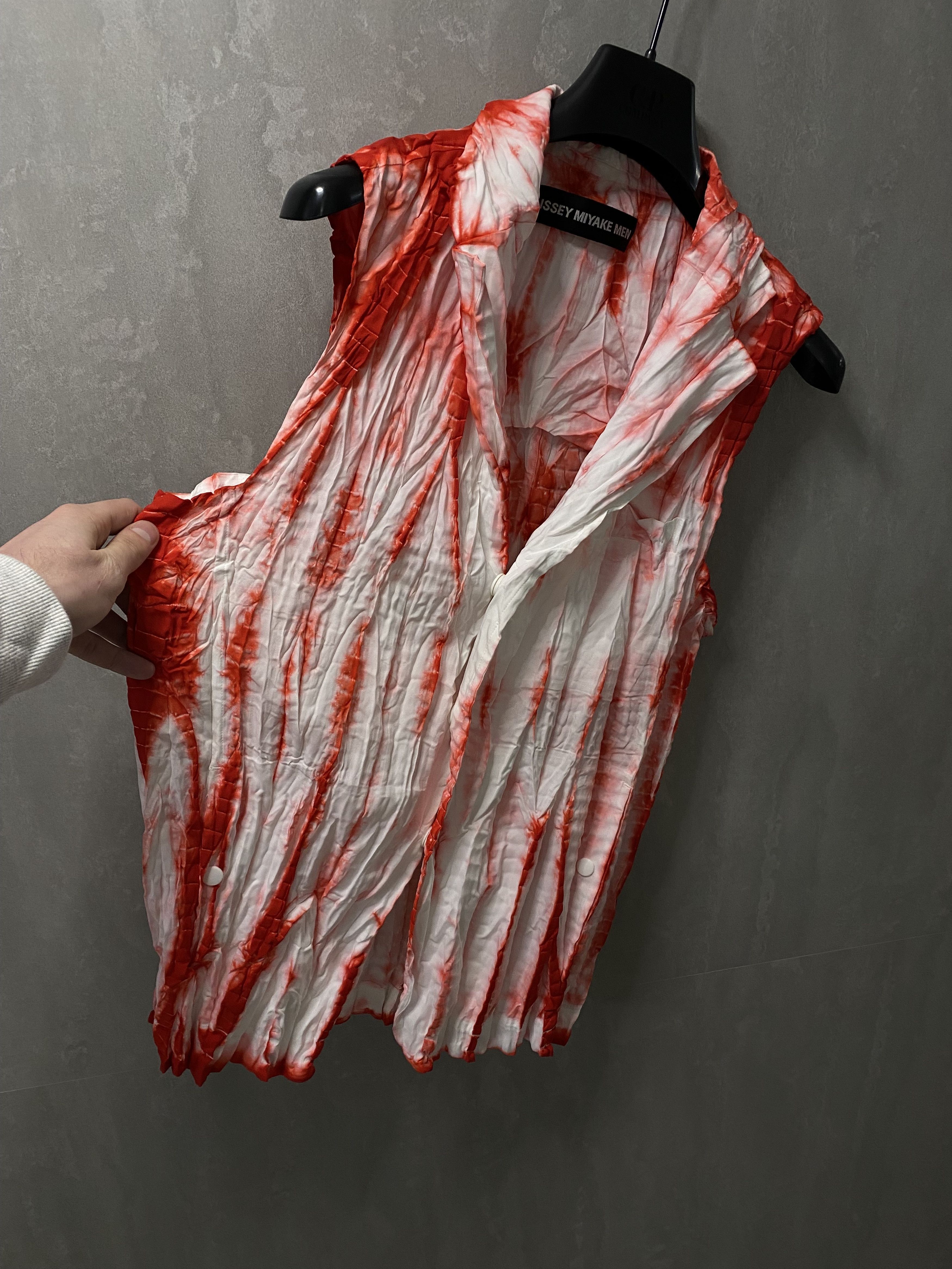 Issey Miyake ISSEY MIYAKE blood dyed tie band collar drawing vest shirt Size US M / EU 48-50 / 2 - 4 Thumbnail