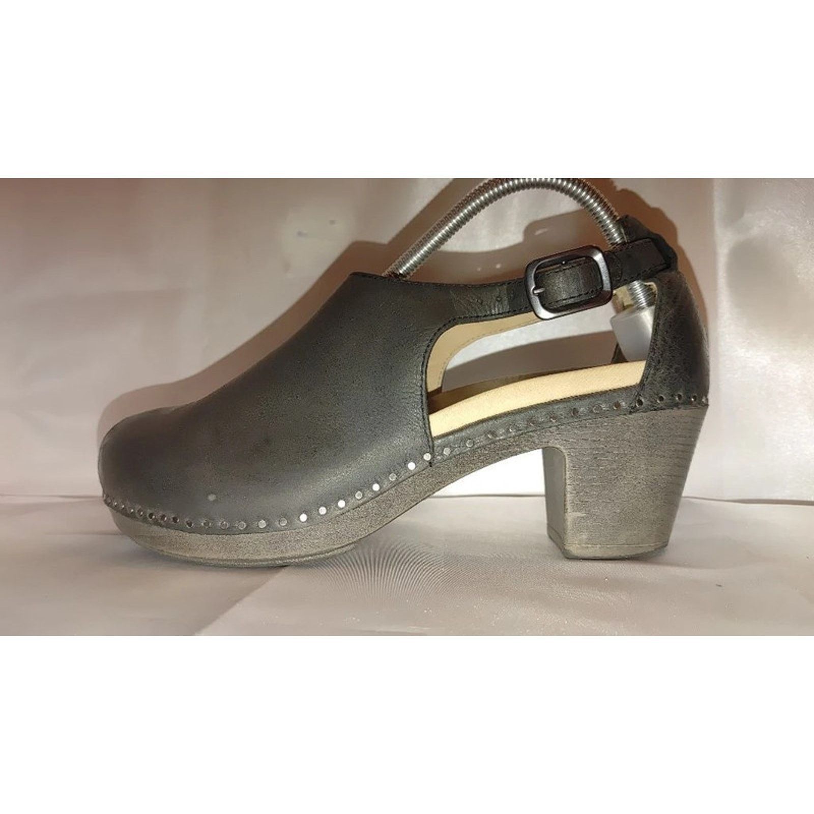 Dansko Dansko Sassy Black Milled Burnished Clogs Size 40 Size US 9.5 / IT 39.5 - 2 Thumbnail