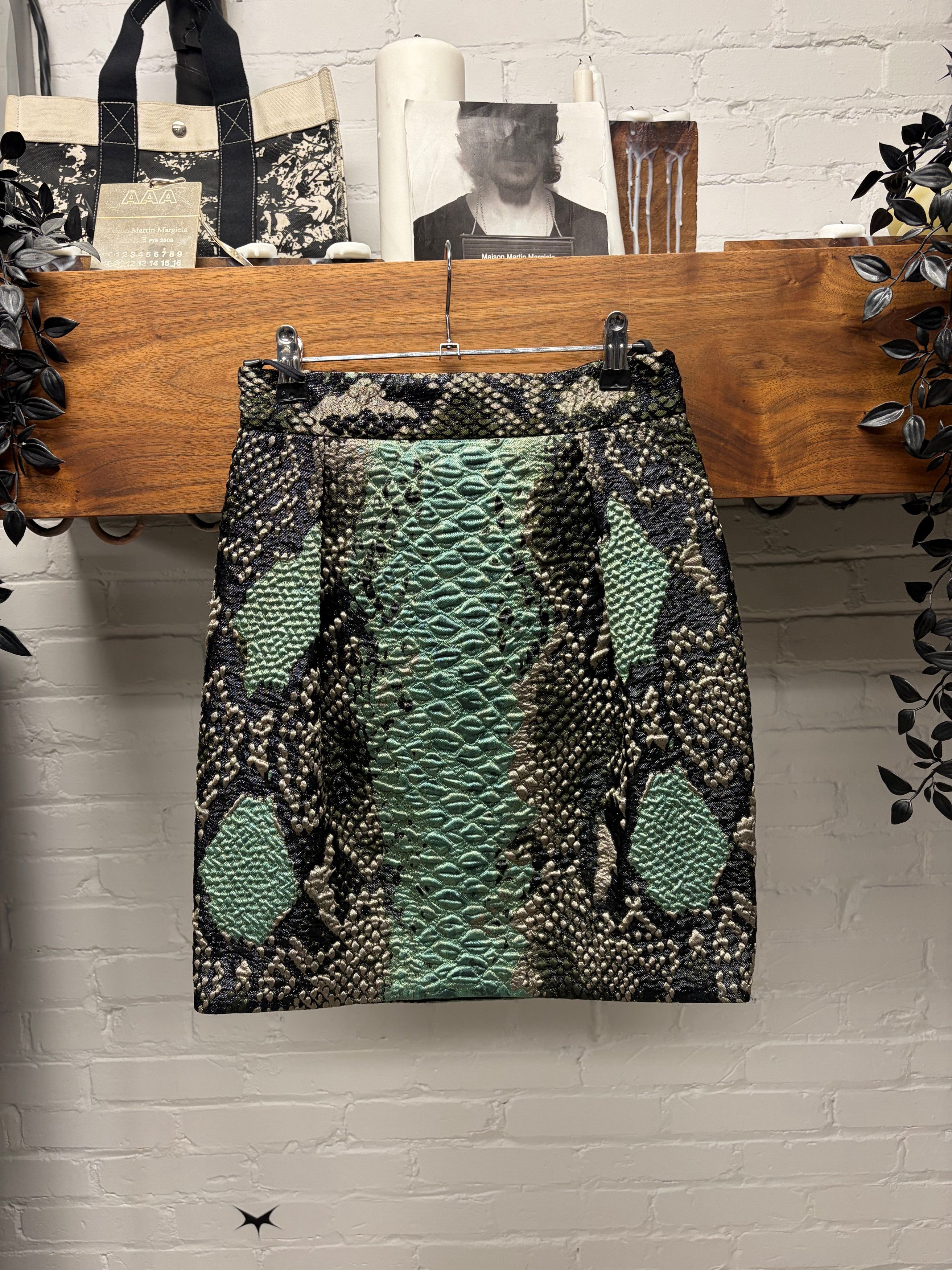 Gucci 2000s Gucci by Frida Giannini Snakeskin Patterned Midi Length Skirt Size 25" / US 0 / IT 36 - 1 Thumbnail