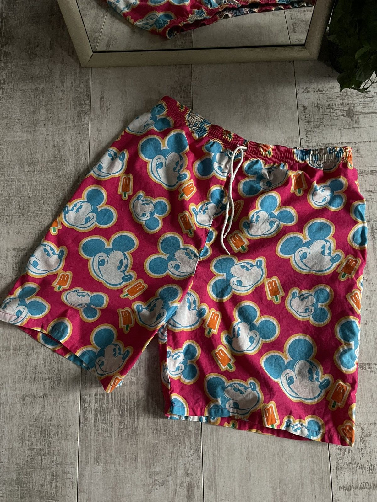 Disney × Mickey Mouse Vintage RARE Mickey Mouse Splashers Shorts 90’s Movie RARE Size US 34 / EU 50 - 2 Thumbnail