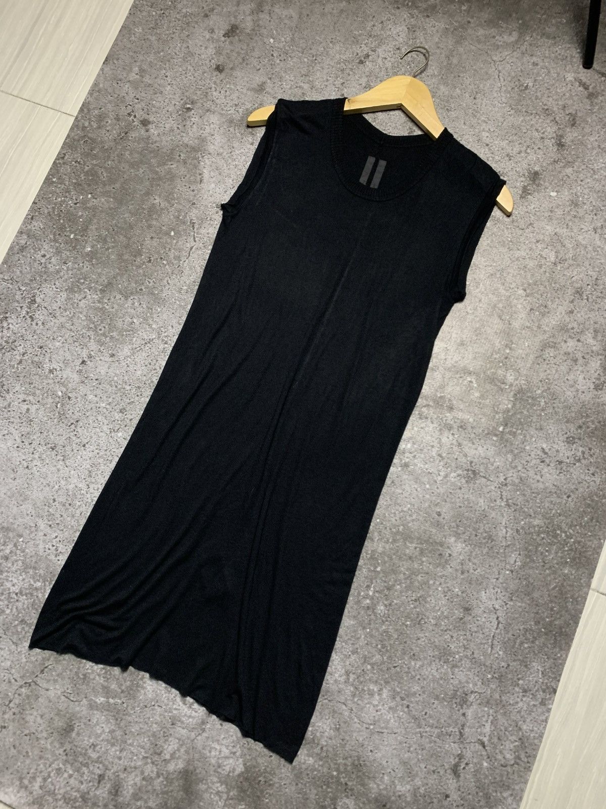 Rick Owens Rick Owens Mainline Bias Cut Anthem SS/11 Sleevelees Tee Size XS / US 0-2 / IT 36-38 - 2 Thumbnail