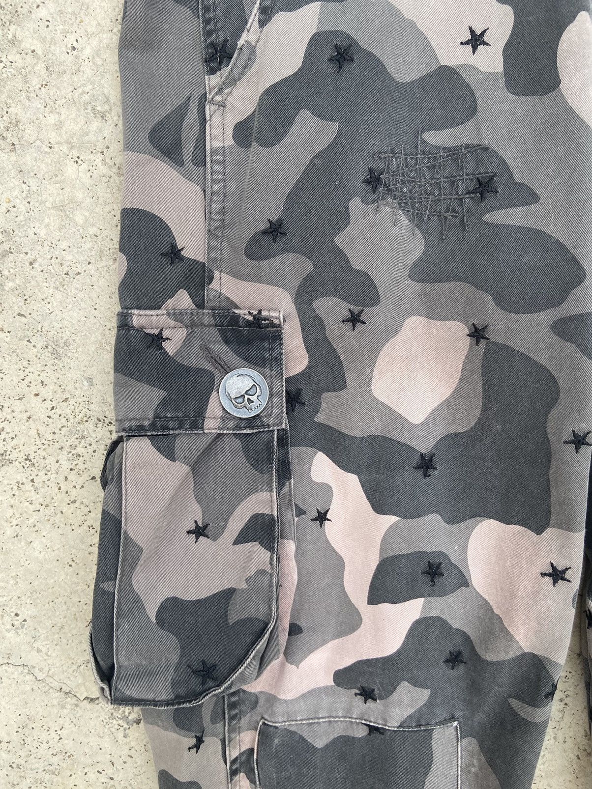 Beauty Beast × If Six Was Nine Candy Stripper cargo pants camoflauge patchwork Size US 32 / EU 48 - 8 Thumbnail