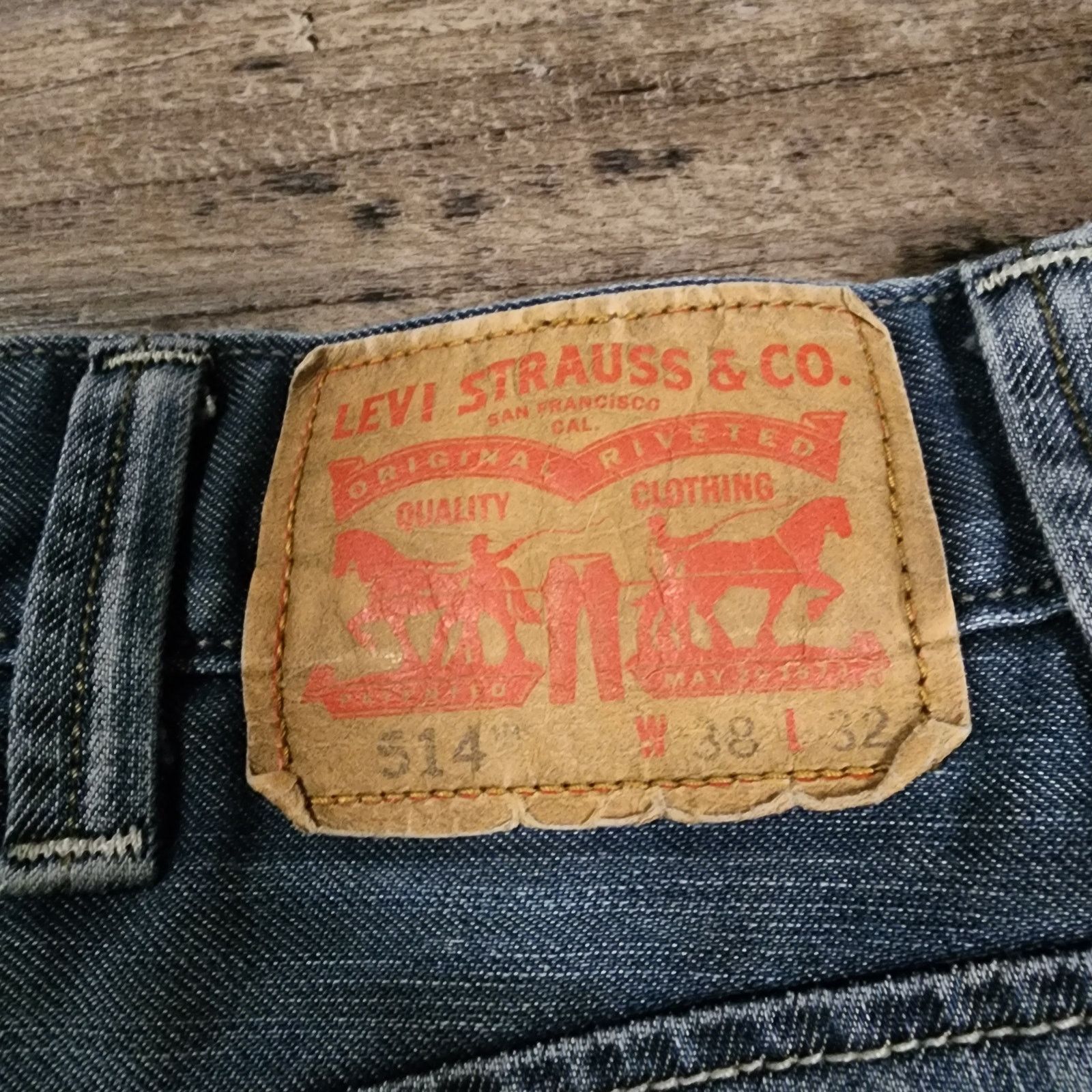 Levi's Levis 514 size 38x32 straight Pre-owned good condition 2287 Size US 38 / EU 54 - 7 Thumbnail