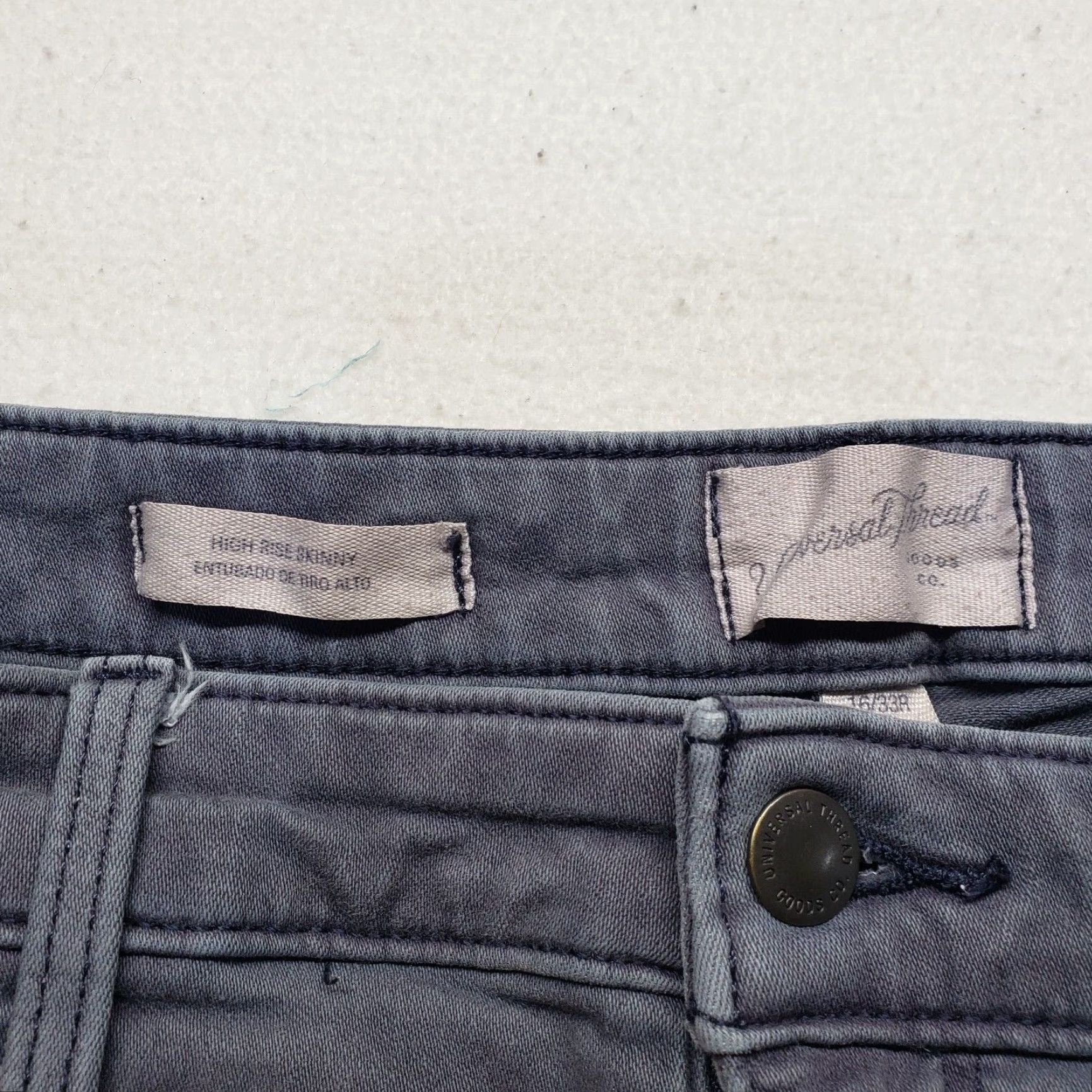 Vintage Universal Thread Jeans Skinny Regular 16/33 Adult Women's Denim Gray Stretch 5-Pocket Hooks Belt Loops Jeans Size 38" / US 16 / IT 52 - 4 Thumbnail