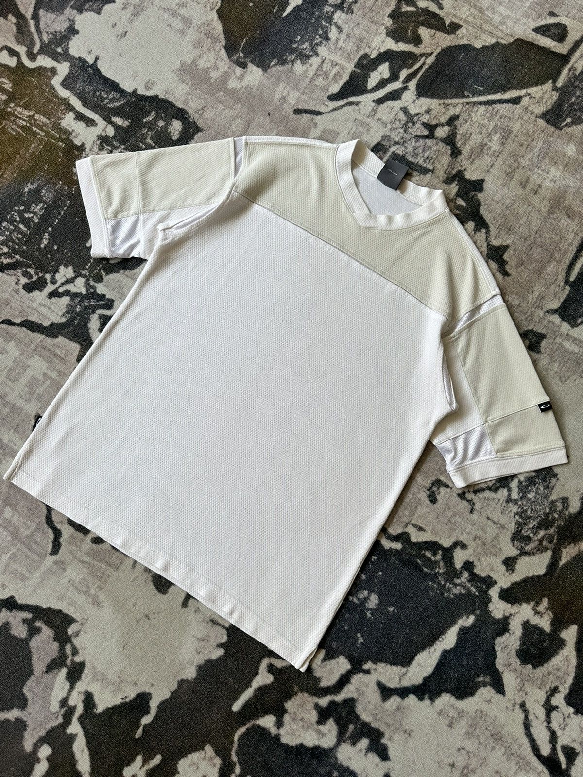 Oakley 1996 Oakley Software ventilated sleeve Size US M / EU 48-50 / 2 - 3 Thumbnail