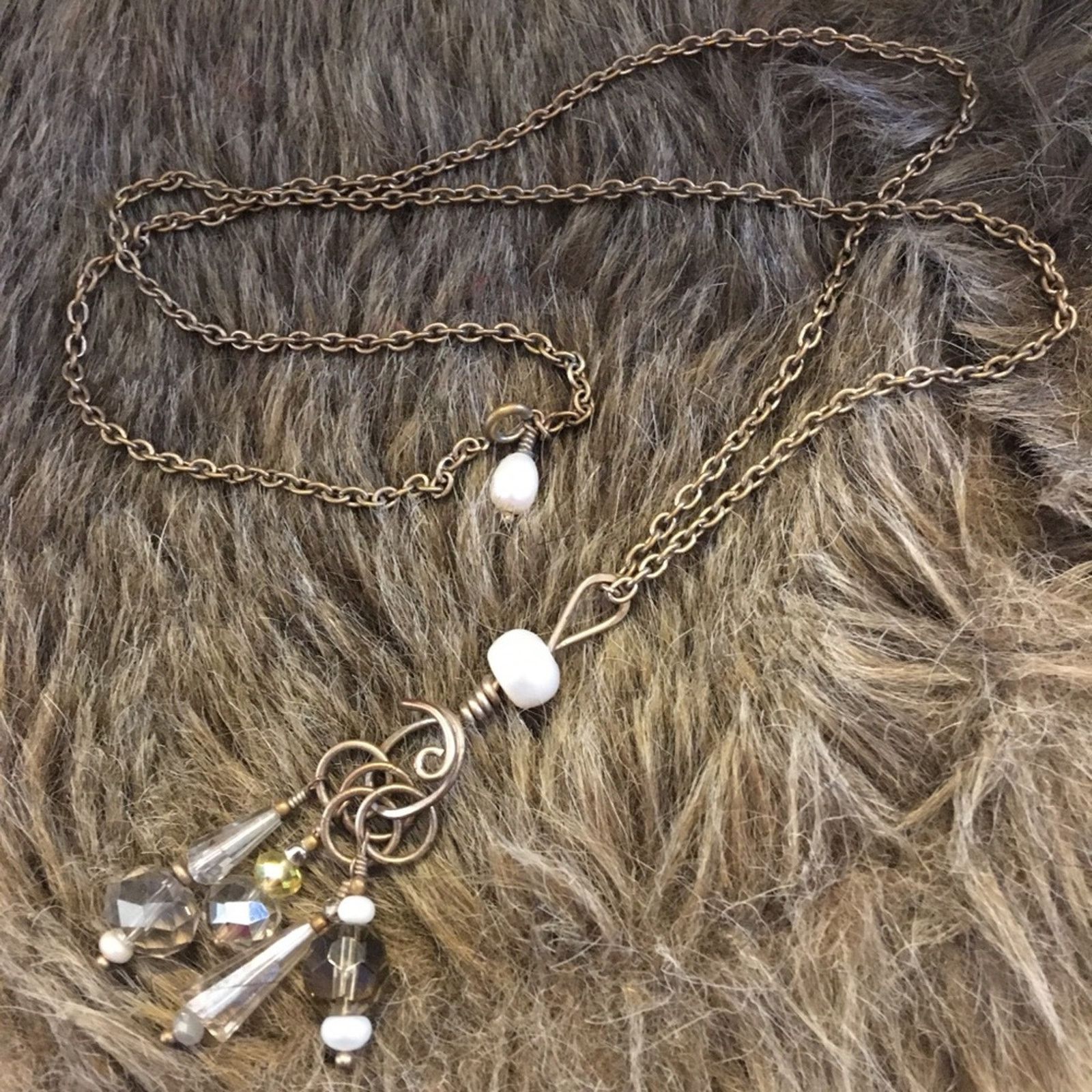Vintage Vintage faceted glass cluster brass tone necklace Size ONE SIZE - 8 Thumbnail