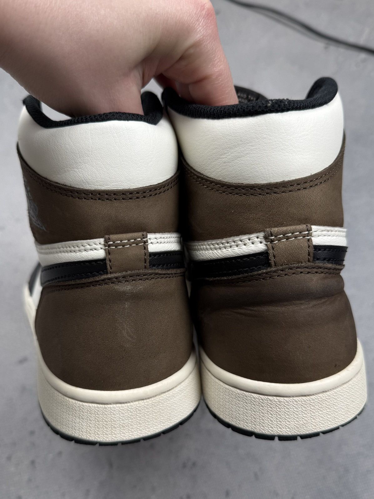 Jordan Brand Air Jordan 1 Retro High OG Dark Mocha Black White 2020 Men’s Size US 9.5 / EU 42-43 - 5 Thumbnail