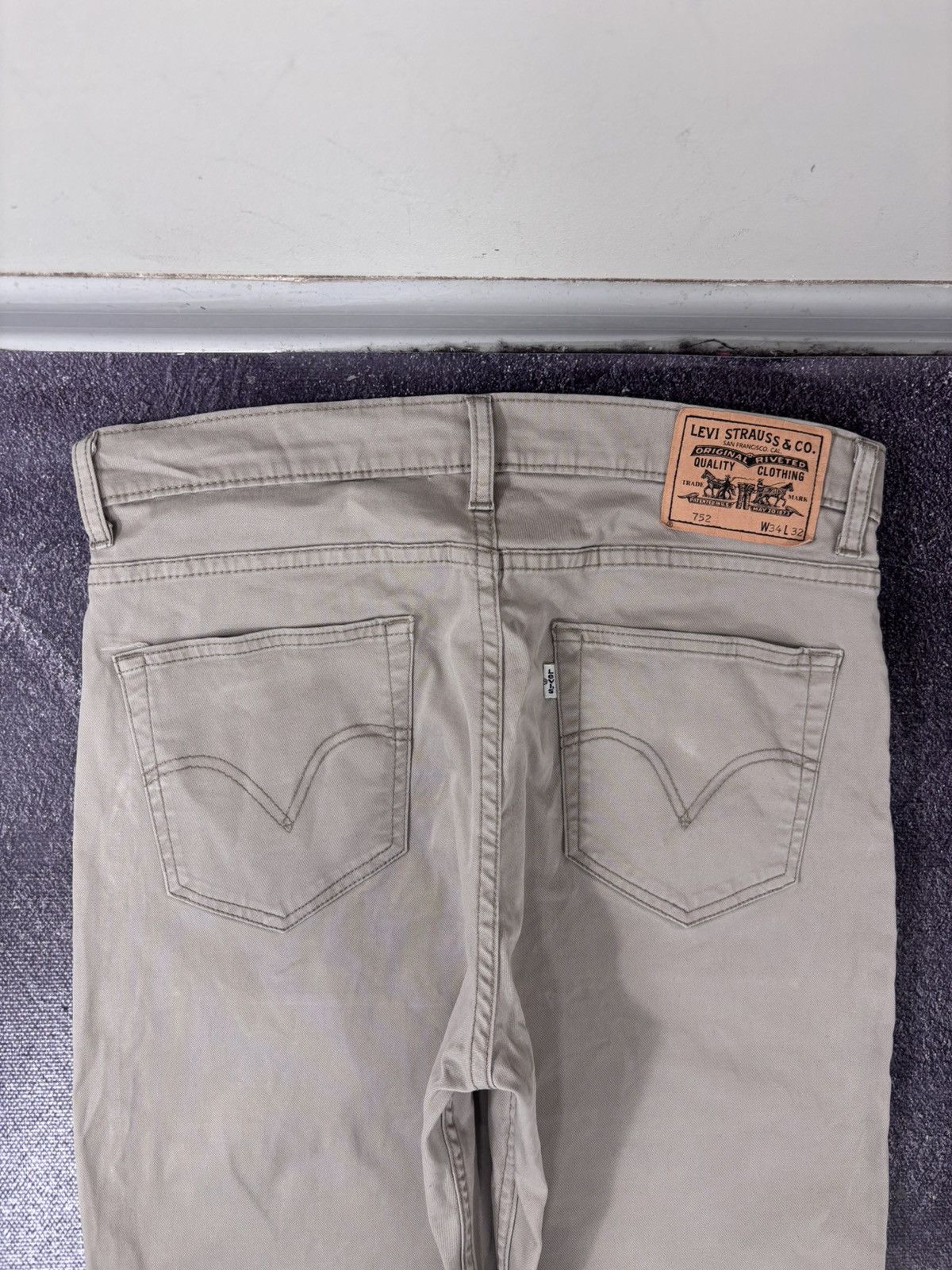 Levi's Vintage Levi’s 752 White Tab Men’s Beige/Grey Pants Jeans Size US 34 / EU 50 - 5 Thumbnail