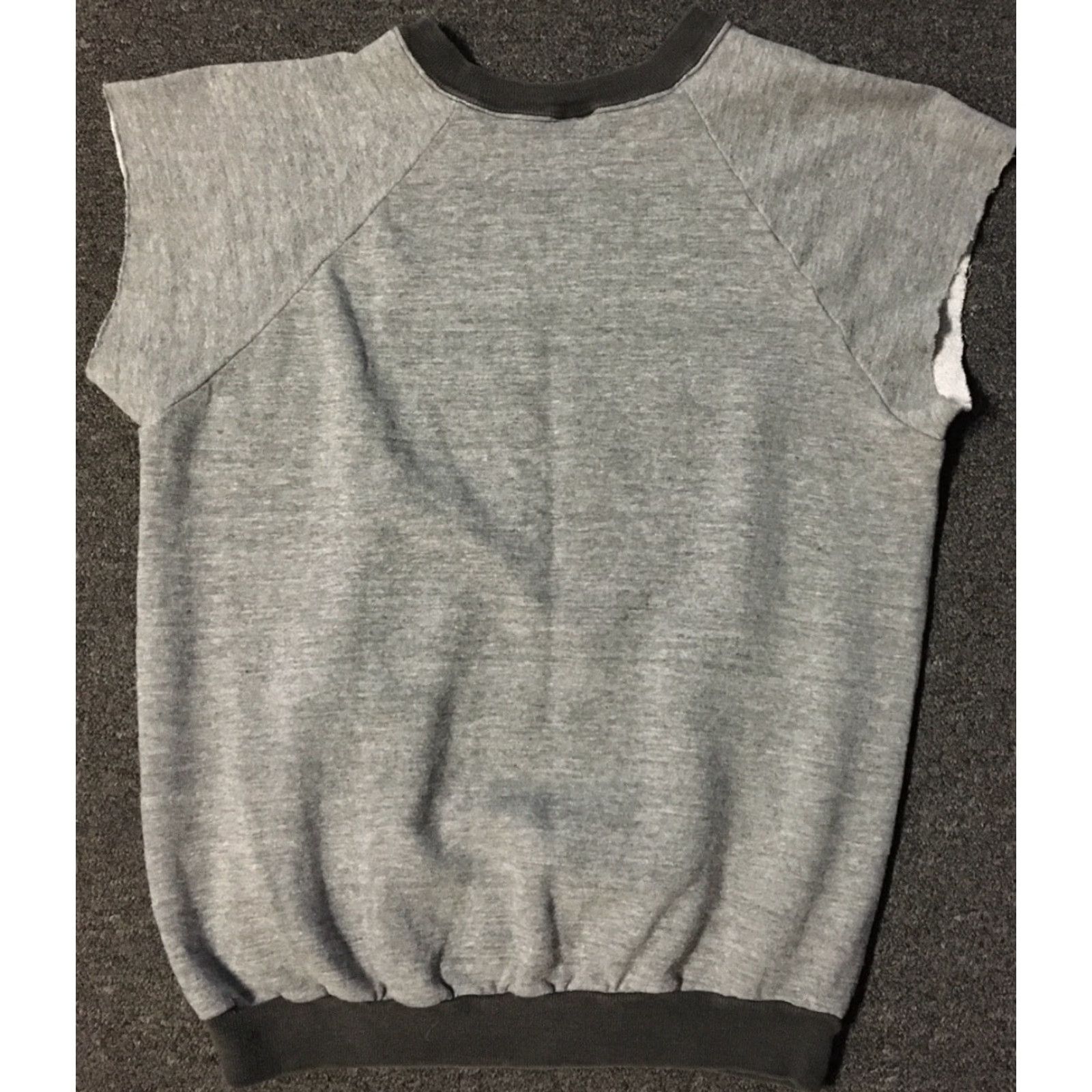 Vintage VINTAGE Schlitz Malt Liquor Distress Cut Off Sweatshirt S Beer Grunge Biker Shirt Mens Small Gray 70s 80s USA Western Rock Punk Retro 90s Clothing Size US S / EU 44-46 / 1 - 6 Thumbnail