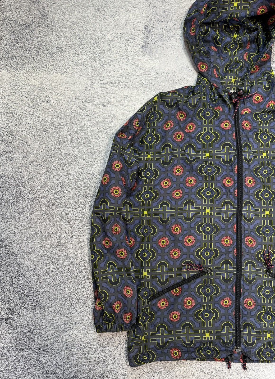 Adidas Adidas Vintage Men Windbreaker Jacket Hooded Retro Pattern M Size US M / EU 48-50 / 2 - 5 Thumbnail