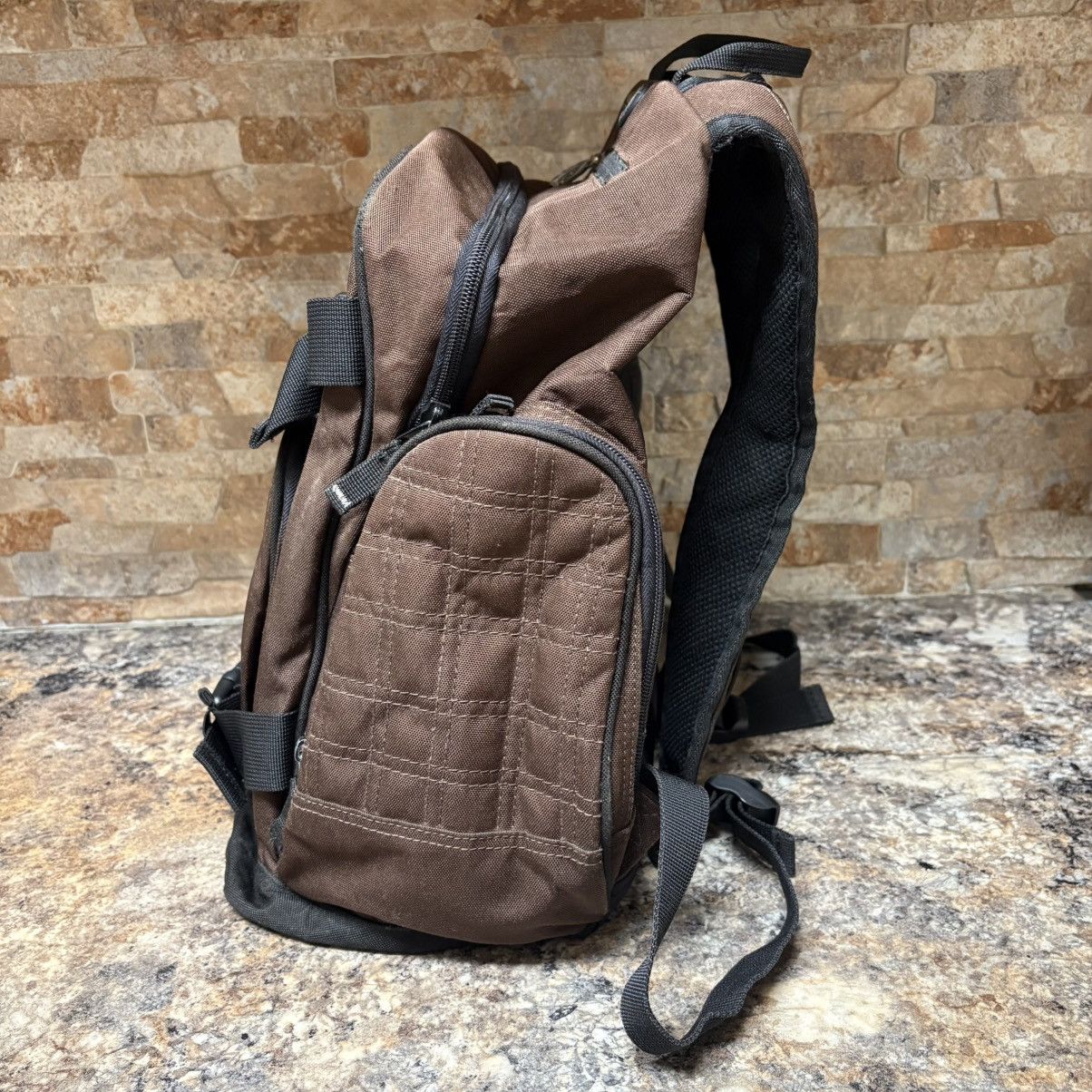 Ogio Vintage Y2K 0GIO Brown Skateboard Backpack Size ONE SIZE - 4 Thumbnail