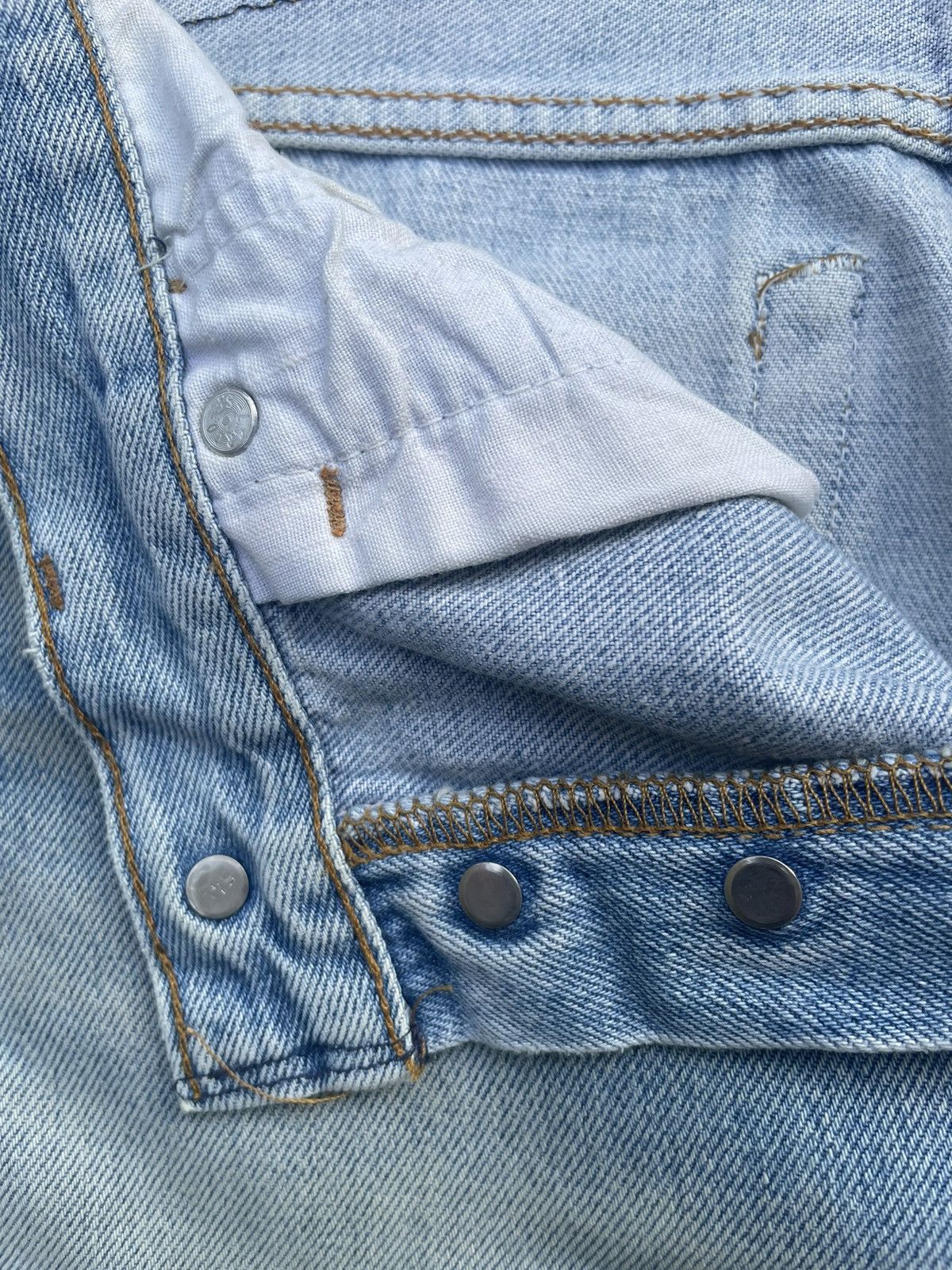 Levi's Vintage 1991 Levis 501 e Usa Faded Distressed Size US 31 - 23 Thumbnail