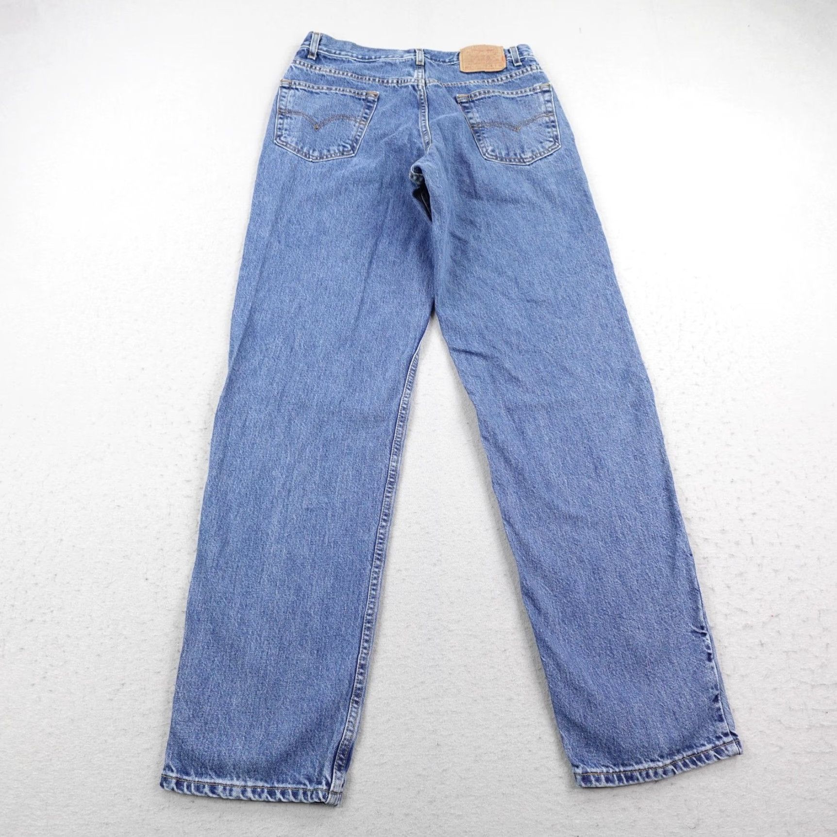 Levi's VINTAGE Levi's 550 Jeans Mens 36x36 Blue Denim Relaxed Tapered Leg 2001 Y2K (Note: ensure no extra spaces) Size US 36 / EU 52 - 4 Thumbnail