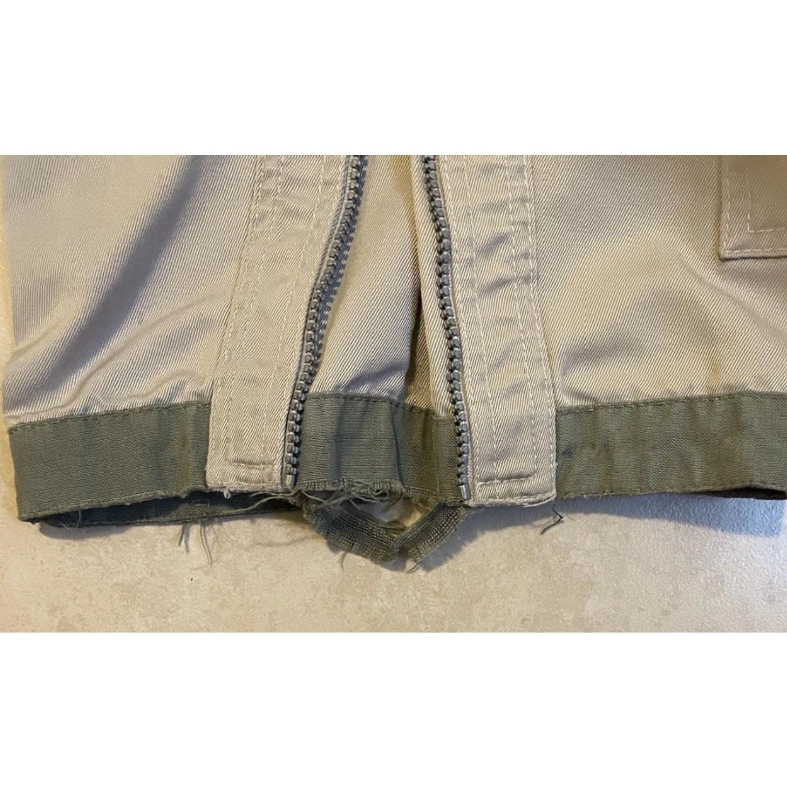 JNCO VINTAGE Dockers Jeans Baggy Distressed Wide-Leg 34 Beige 80s 90s Grunge Punk Skate Rave Hip Hop Metal Retro Rock Classic Men Jeans Size US 34 / EU 50 - 4 Thumbnail