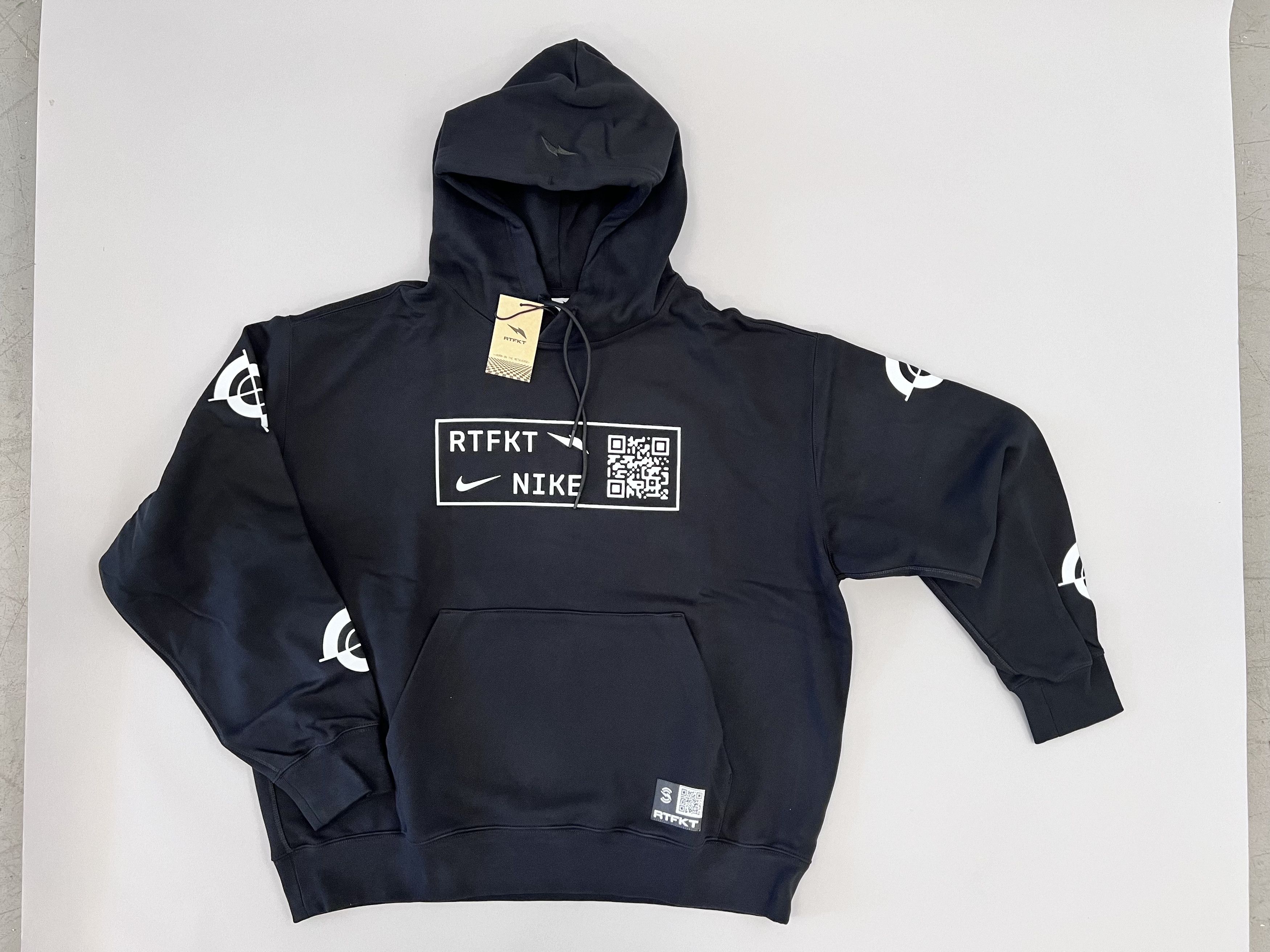 RTFKT × Nike コラボフーディー First Look: RTFKT Launches Fully Phygital Fashion Collection