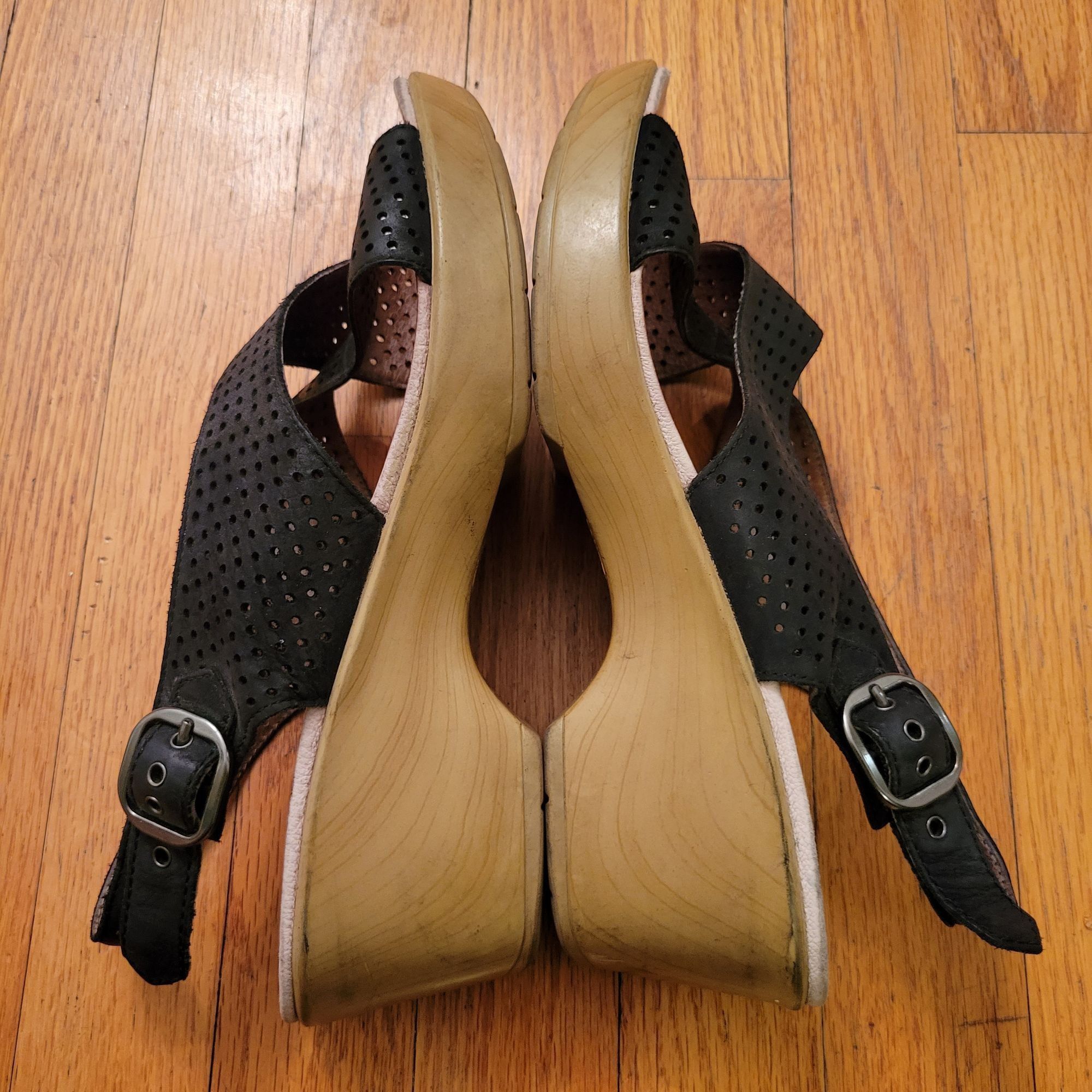 Dansko Dansko JACINDA Perforated Leather Sandals 41 Black Tan Wedge Size US 11 / IT 41 - 7 Thumbnail