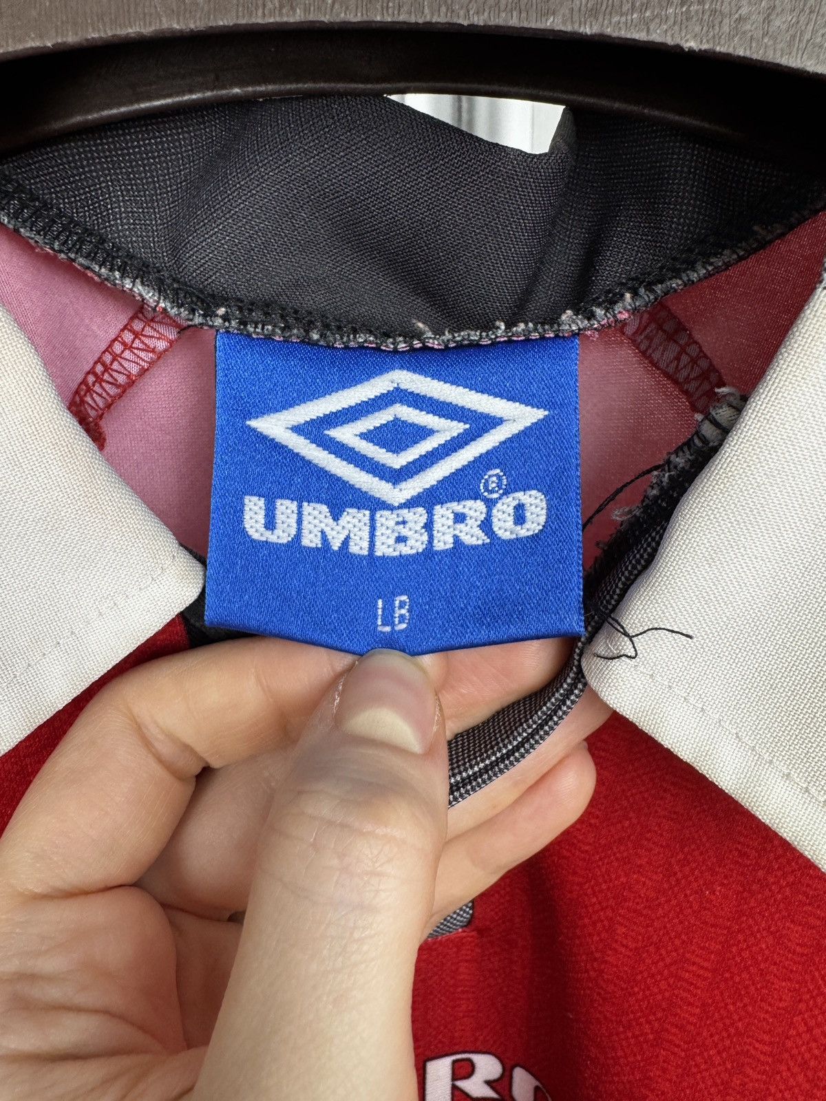Umbro Umbro Manchester United 1996/1998 Home Jersey soccer YL Boys Size US XXS / EU 40 - 10 Thumbnail