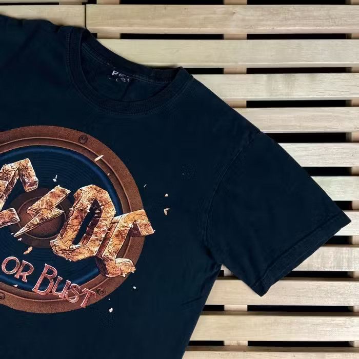 AC/DC × Band Tees × Vintage Mens Vintage T Shirt T Shirt ACDC AC/DC Rock Or Bust Size L Size US L / EU 52-54 / 3 - 2 Thumbnail