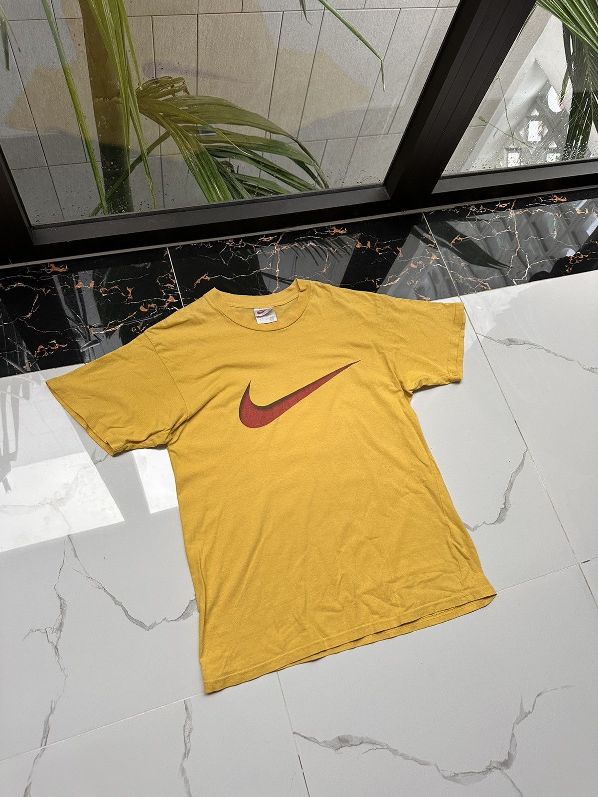 Nike × Vintage 90s NIKE VINTAGE BIG SWOOSH STREETWEAR T-SHIRT Size US S / EU 44-46 / 1 - 1 Thumbnail