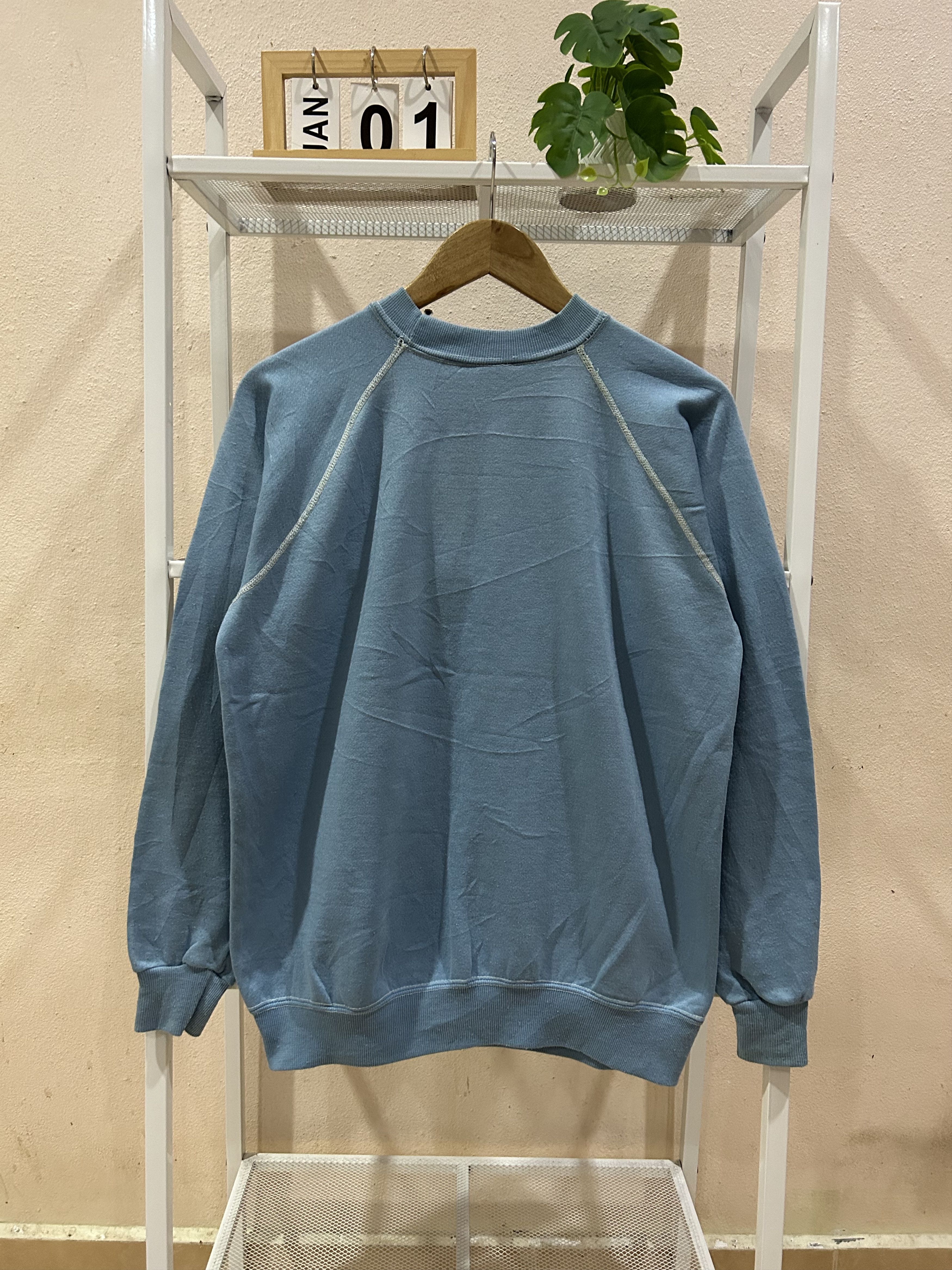 Disney Vintage 70s Mickey Mouse Raglan Crewneck Sweatshirts Size US L / EU 52-54 / 3 - 2 Thumbnail