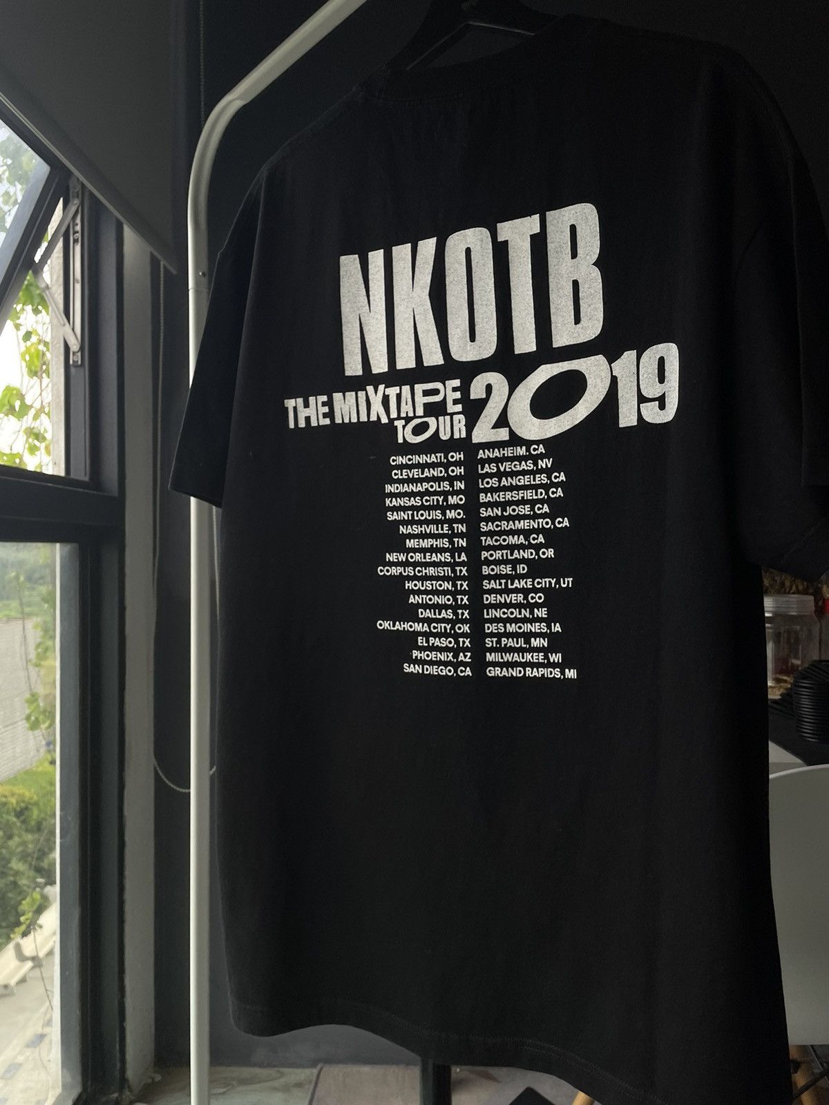 Band Tees 2019 New Kids On The Block (NKOTB) Tour Shirt Size US L / EU 52-54 / 3 - 4 Thumbnail