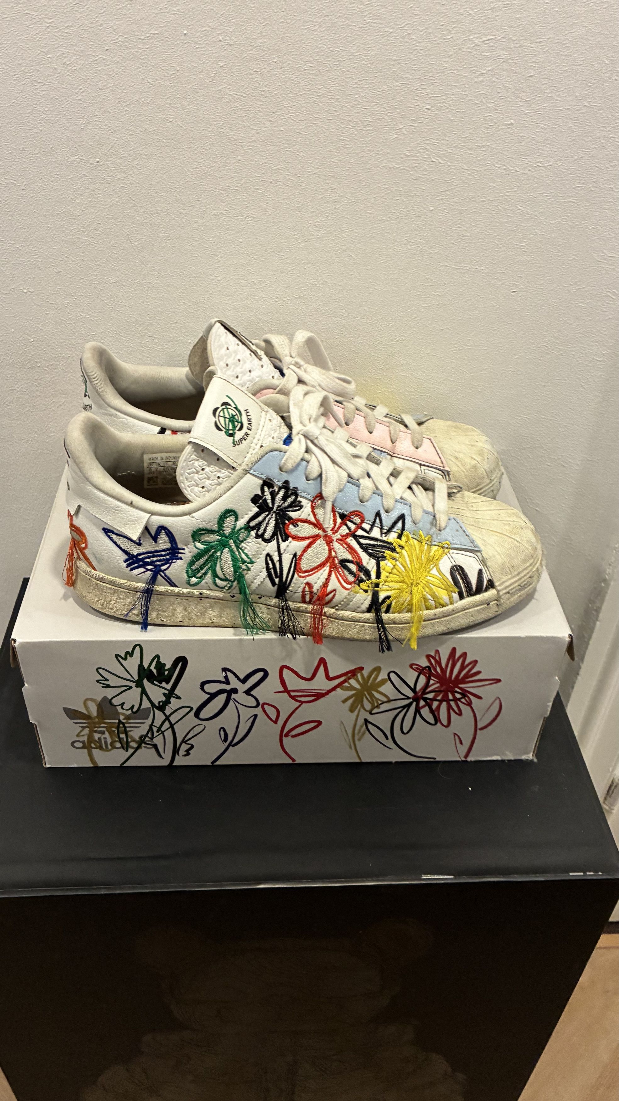Adidas Superearth Size US 8 / EU 41 - 3 Thumbnail