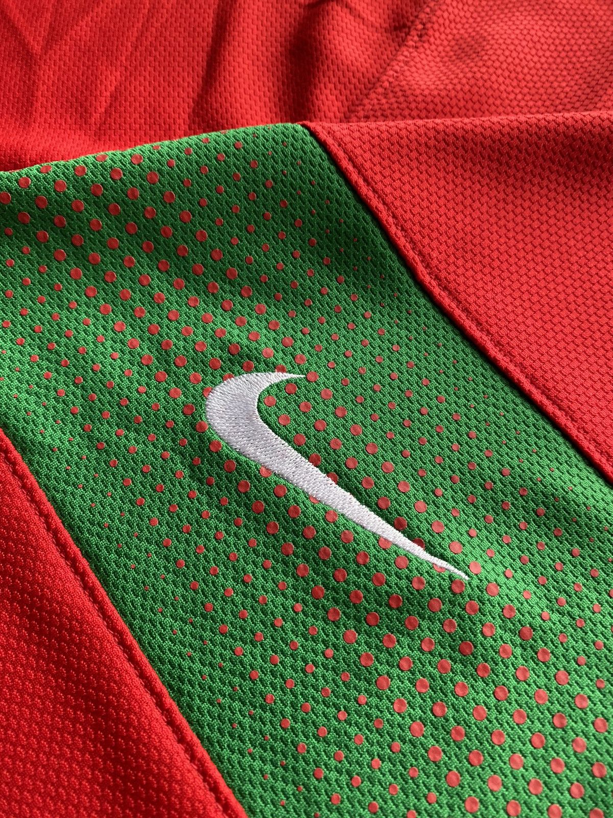 Nike Vintage 2010 Nike Portugal National Team Soccer Jersey Size US XL / EU 56 / 4 - 6 Thumbnail