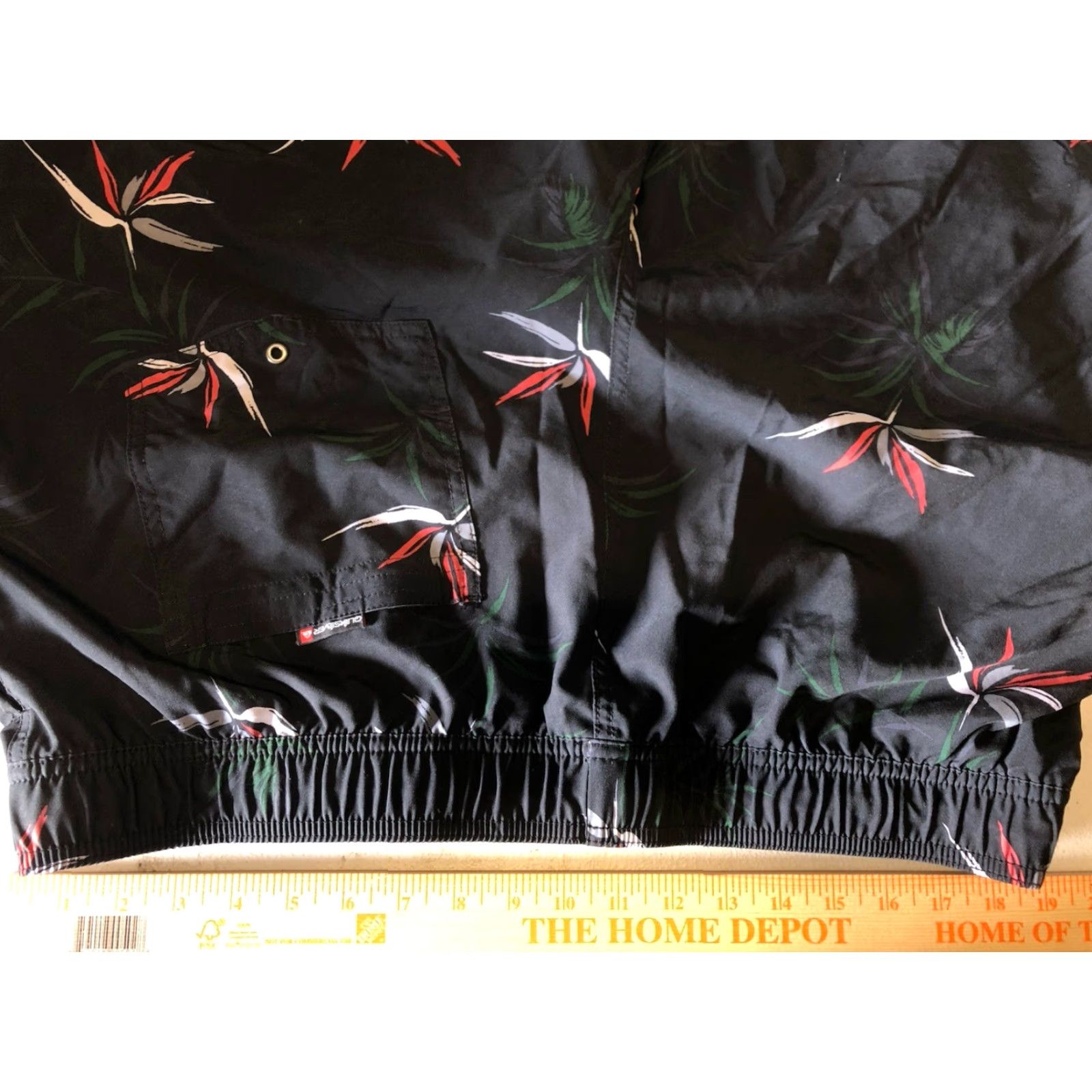 Vintage Quicksilver Board Shorts Mens XL Black Floral Swim Trunks Beach Surf Drawstring Regular Bottom Men Size US 36 / EU 52 - 6 Thumbnail