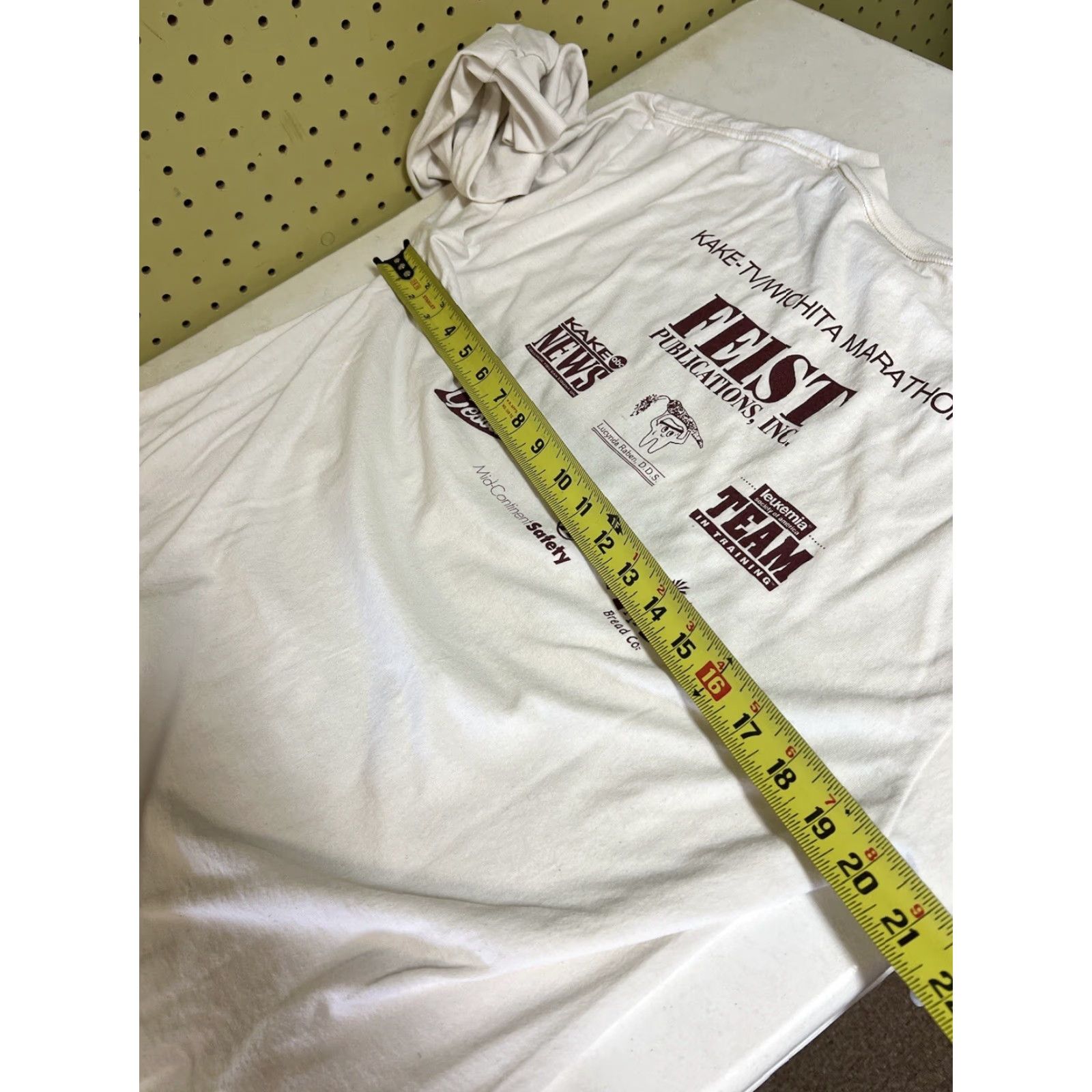 Jerzees VINTAGE Wichita Marathon Kansas 1998 Jerzees Run Graphic Long Sleeve T-Shirt White L Adult Unisex Size US L / EU 52-54 / 3 - 6 Thumbnail