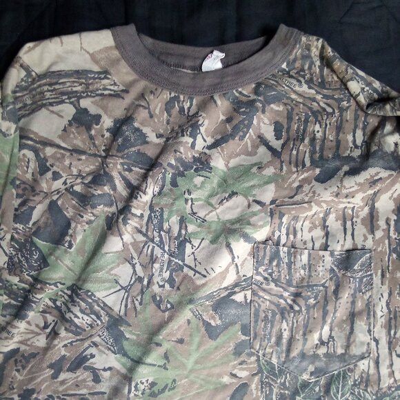 Realtree Vintage Realtree Maple Camouflage Long Sleeve Pocket T-Shirt Size US XL / EU 56 / 4 - 1 Thumbnail