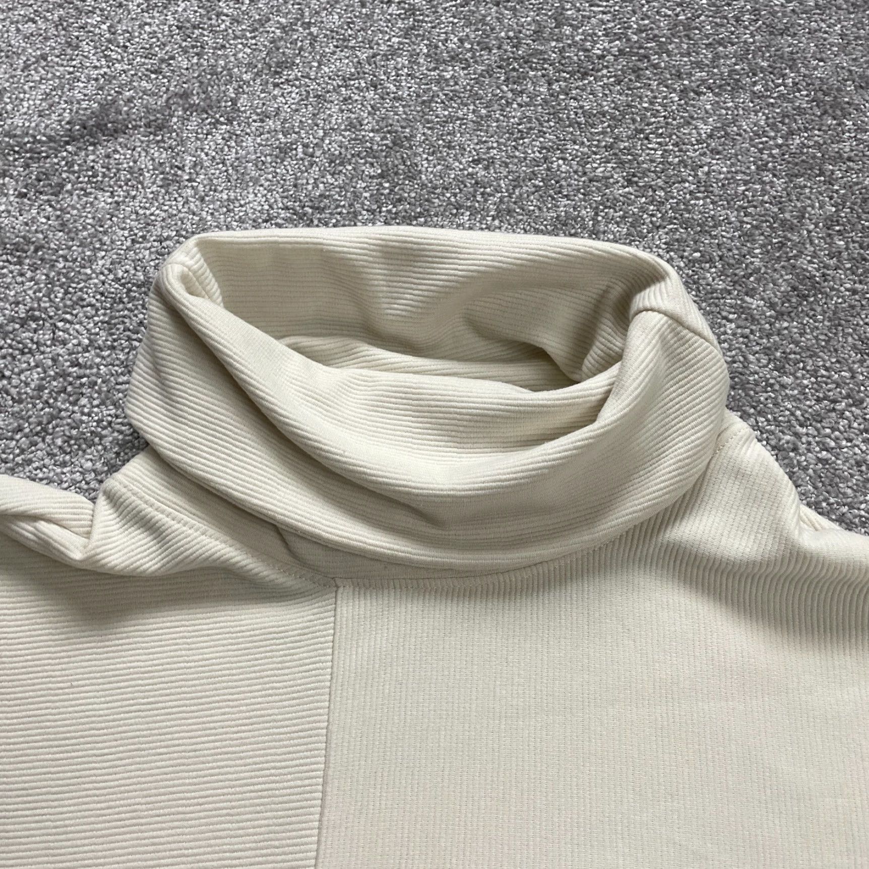 Vintage Columbia Sweater Womens XS Ivory Beige Cowl Neck Long Sleeve Stretch Pullover Size XS / US 0-2 / IT 36-38 - 3 Thumbnail