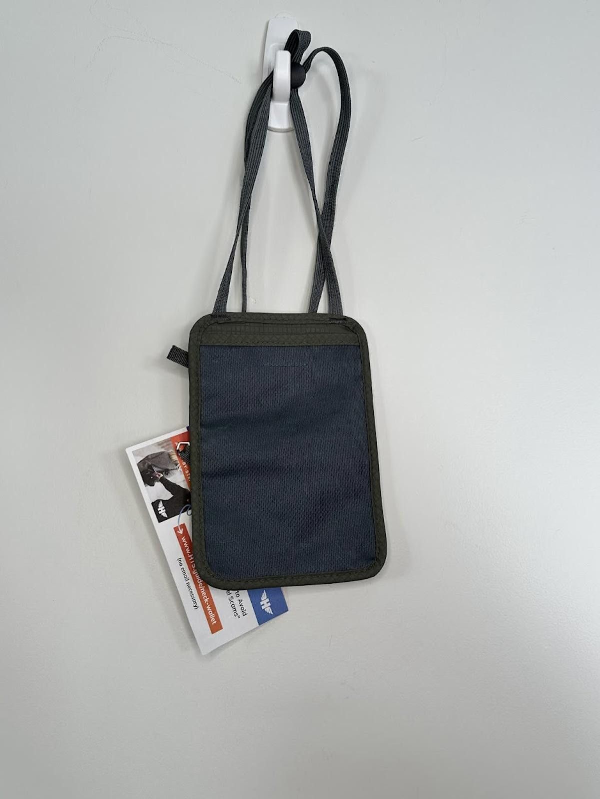 NBDN Nobrandedon NWT Travel Neck Wallet w/ RFID-Blocking Technology Size ONE SIZE - 2 Thumbnail