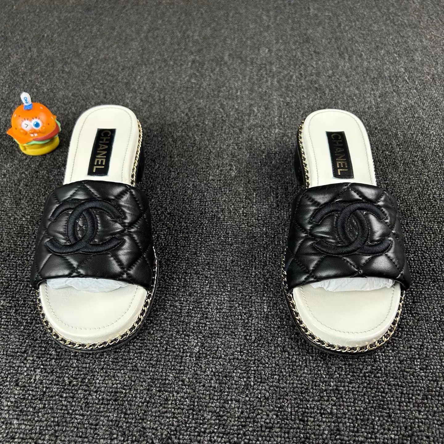 Chanel Chanel Black & White Color Blocked Heel Slippers 38.5 Size US 8 / IT 38 - 2 Thumbnail