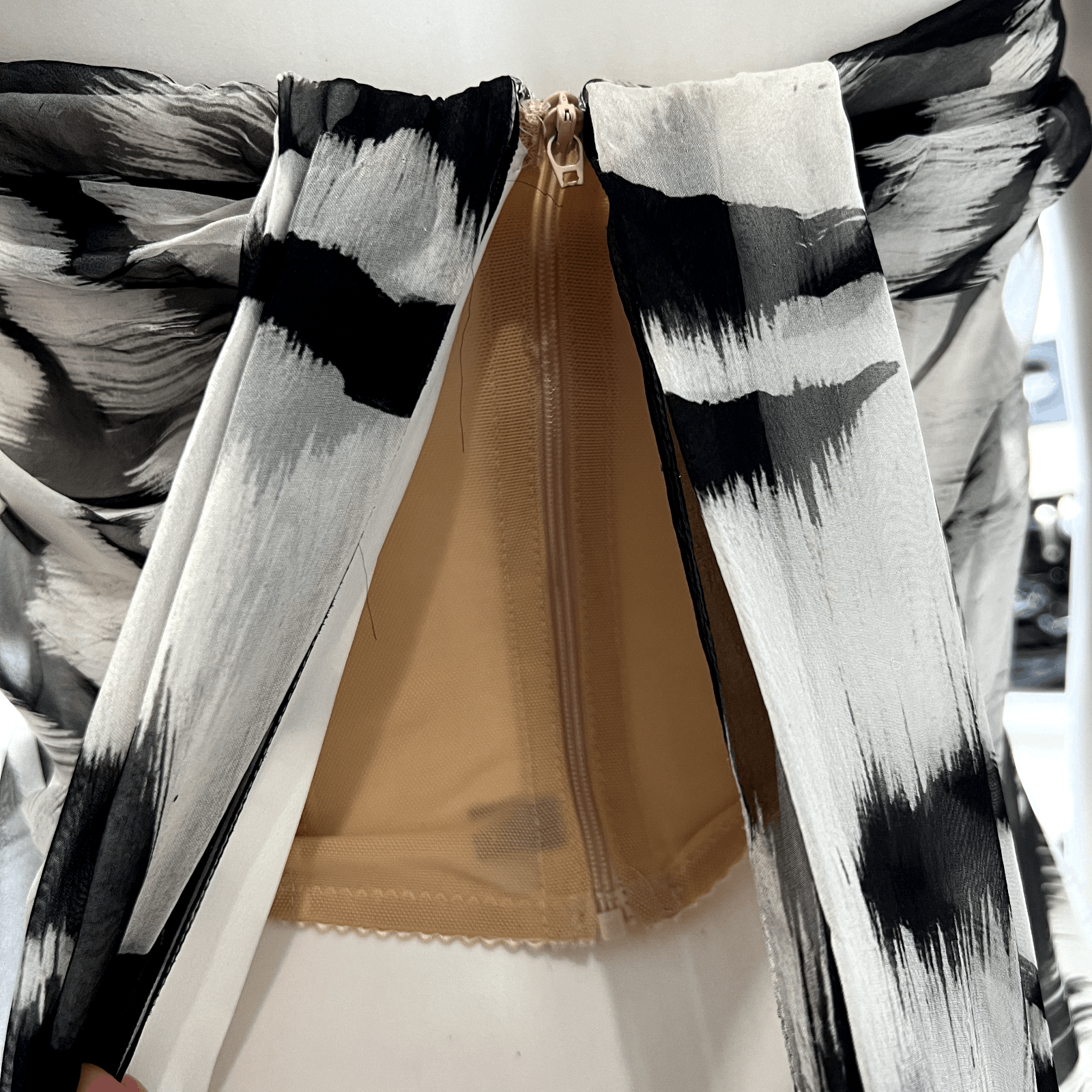 Alexander McQueen $6200 Black White Strapless Pleated Silk Long Dress Size S / US 4 / IT 40 - 13 Thumbnail