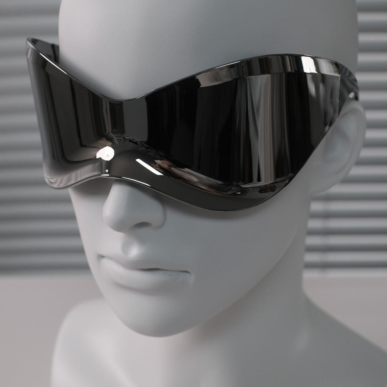 Japanese Brand Avant Garde Futuristic Oversized Sliver Sunglasses Unisex OS Size ONE SIZE - 3 Thumbnail