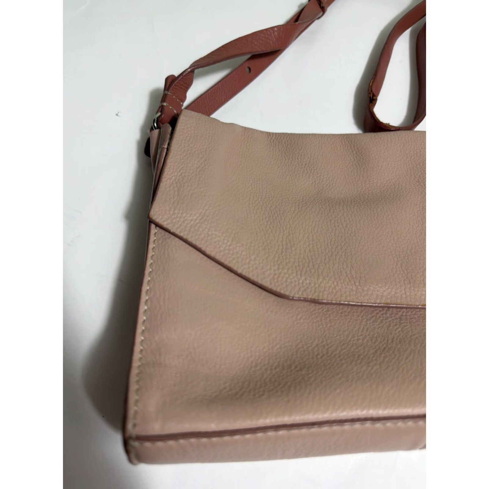 Clarks VINTAGE Clarks Pebbled Leather Crossbody Purse Pink 9x7x2.5 Flaw Strap Womens Crossbody Pebbles Leather Pink 9x7x2.5 Strap Wear Size ONE SIZE - 2 Thumbnail