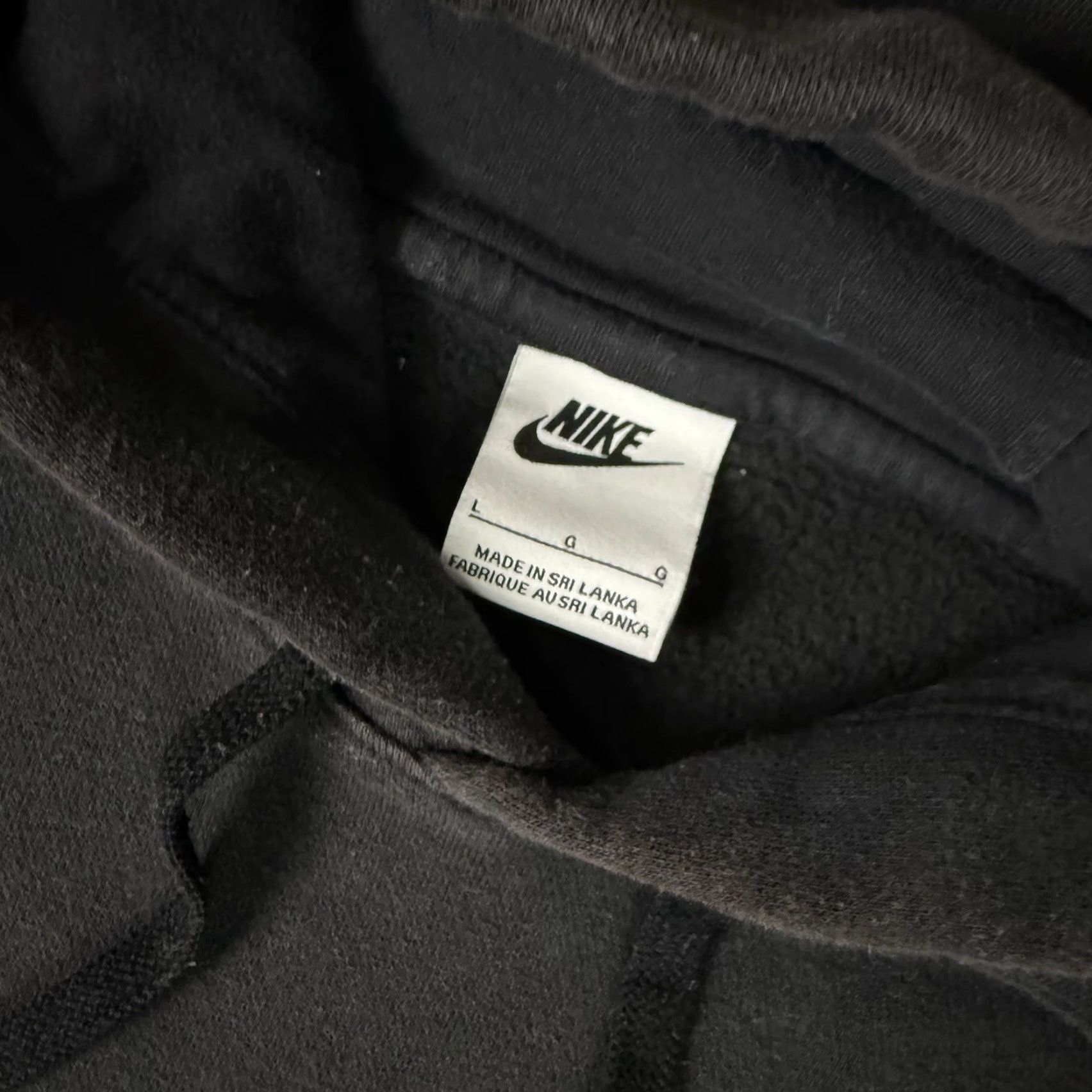 Nike VINTAGE Nike Hoodie Adult L Black Embroidered Logo Swoosh Distressed Essential Graphic Print Hooded Pockets Mens Size US L / EU 52-54 / 3 - 3 Thumbnail