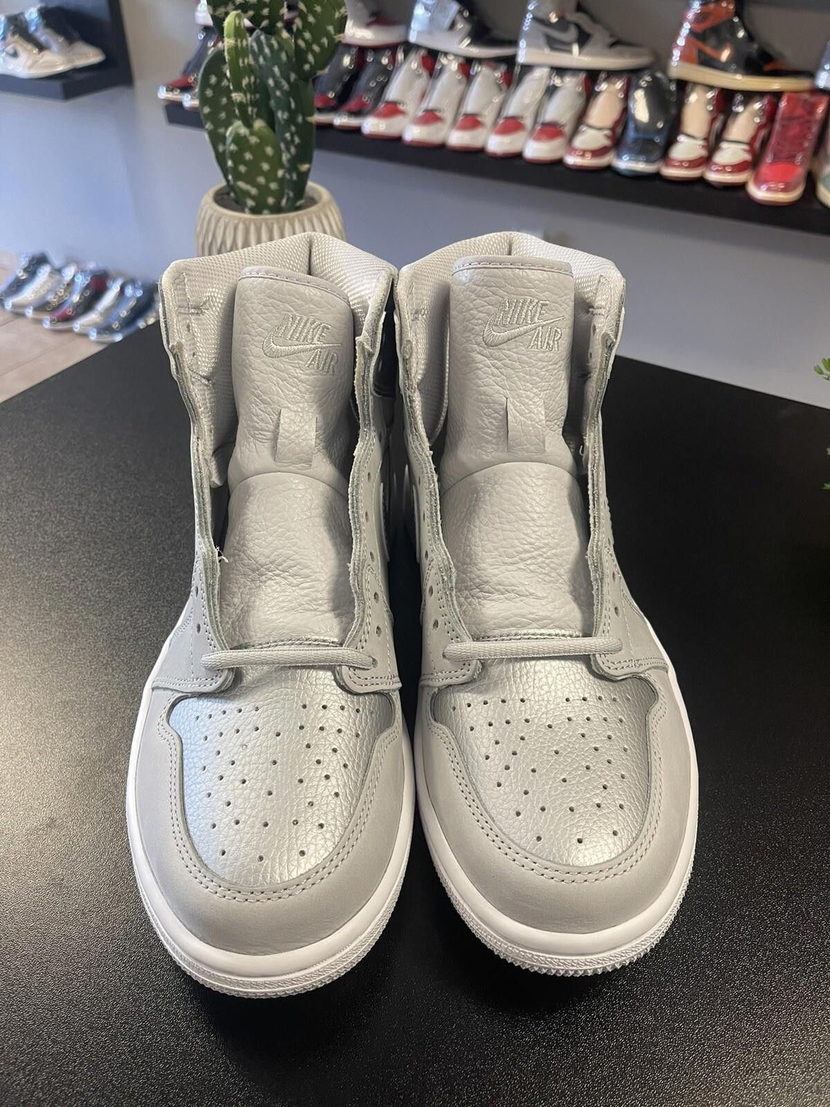 Jordan Brand Jordan 1 Retro High CO Japan Neutral Grey (2020) Size 9.5m Size US 9.5 / EU 42-43 - 2 Thumbnail