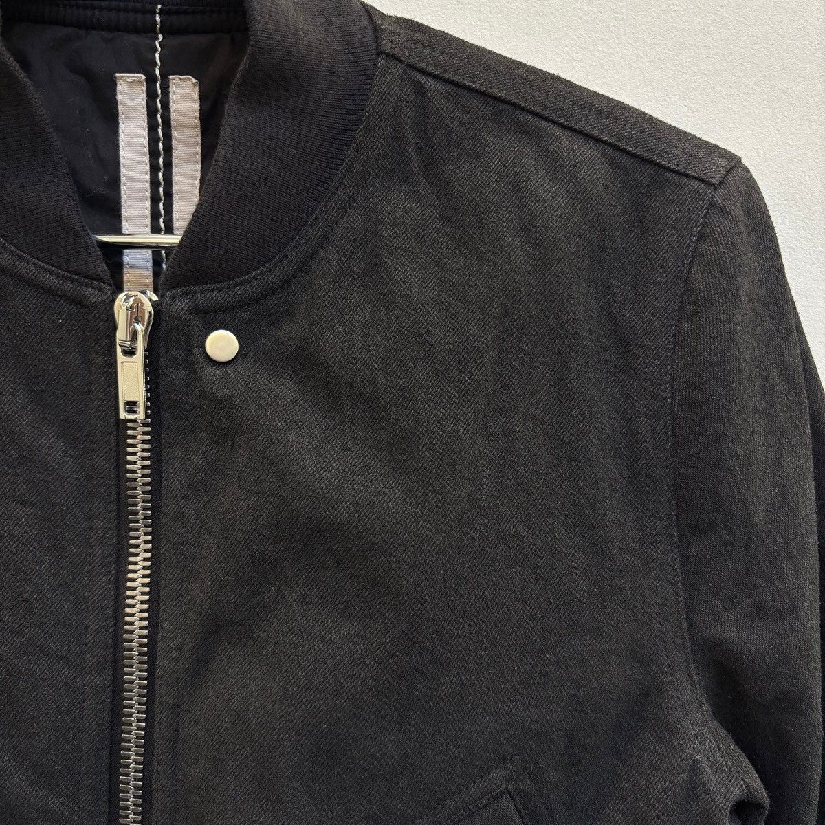Rick Owens FW17 Rick Owens DRKSHDW Waxed Denim Cropped Bomber Jacket Size L / US 10 / IT 46 - 7 Thumbnail
