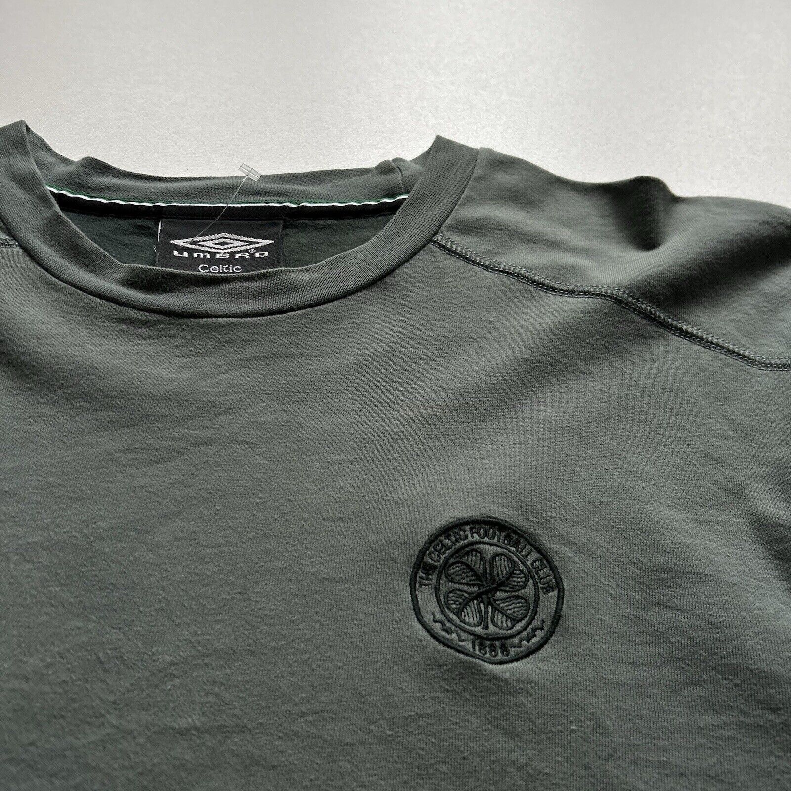 Umbro Vintage Y2K Celtic Football Club Umbro Kit T Shirt XL Rare Size US XL / EU 56 / 4 - 3 Thumbnail