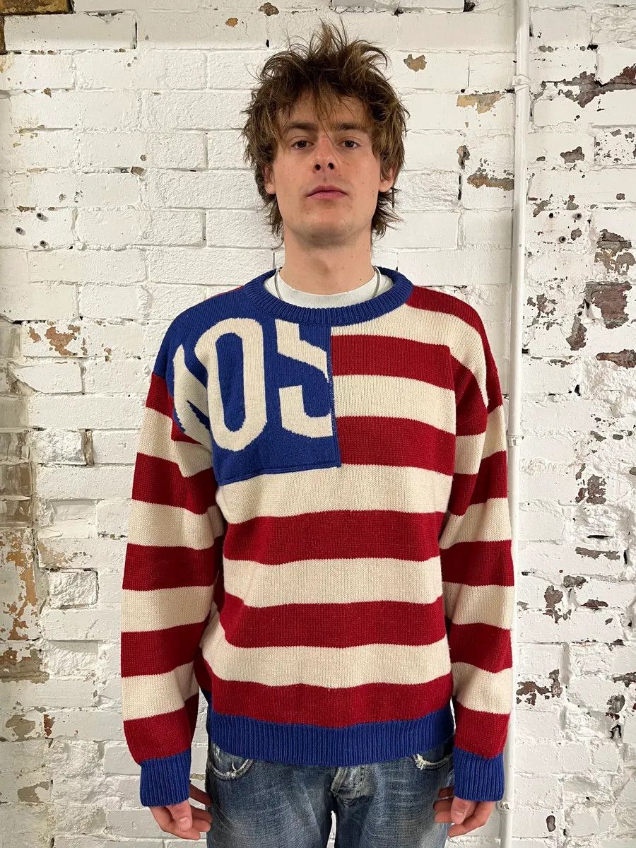 Moschino 2000s Moschino USA Flag Bootleg Red White Blue Wool Sweater Size US L / EU 52-54 / 3 - 2 Thumbnail