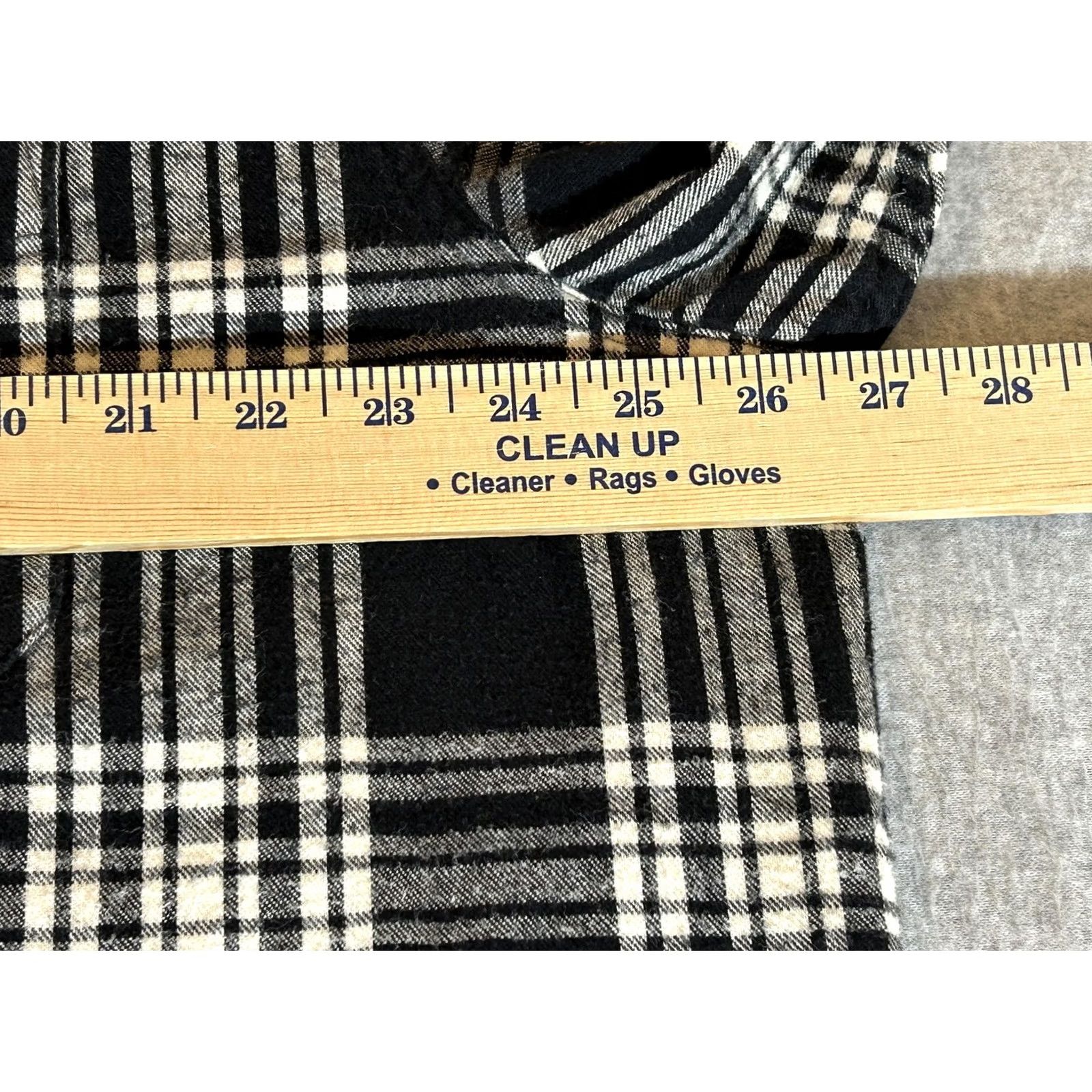 Vintage VINTAGE LL Bean Flannel Shirt Mens XL Black Plaid Button Long Sleeve Outdoor Workwear Size US XL / EU 56 / 4 - 4 Thumbnail